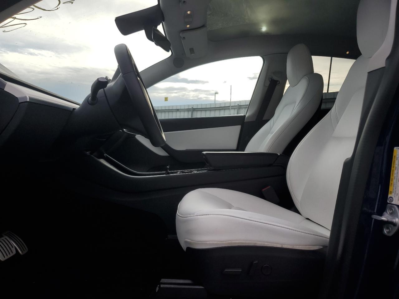 Photo 6 VIN: 5YJYGDEF8LF017458 - TESLA MODEL Y 