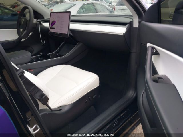 Photo 4 VIN: 5YJYGDEF8LF041467 - TESLA MODEL Y 