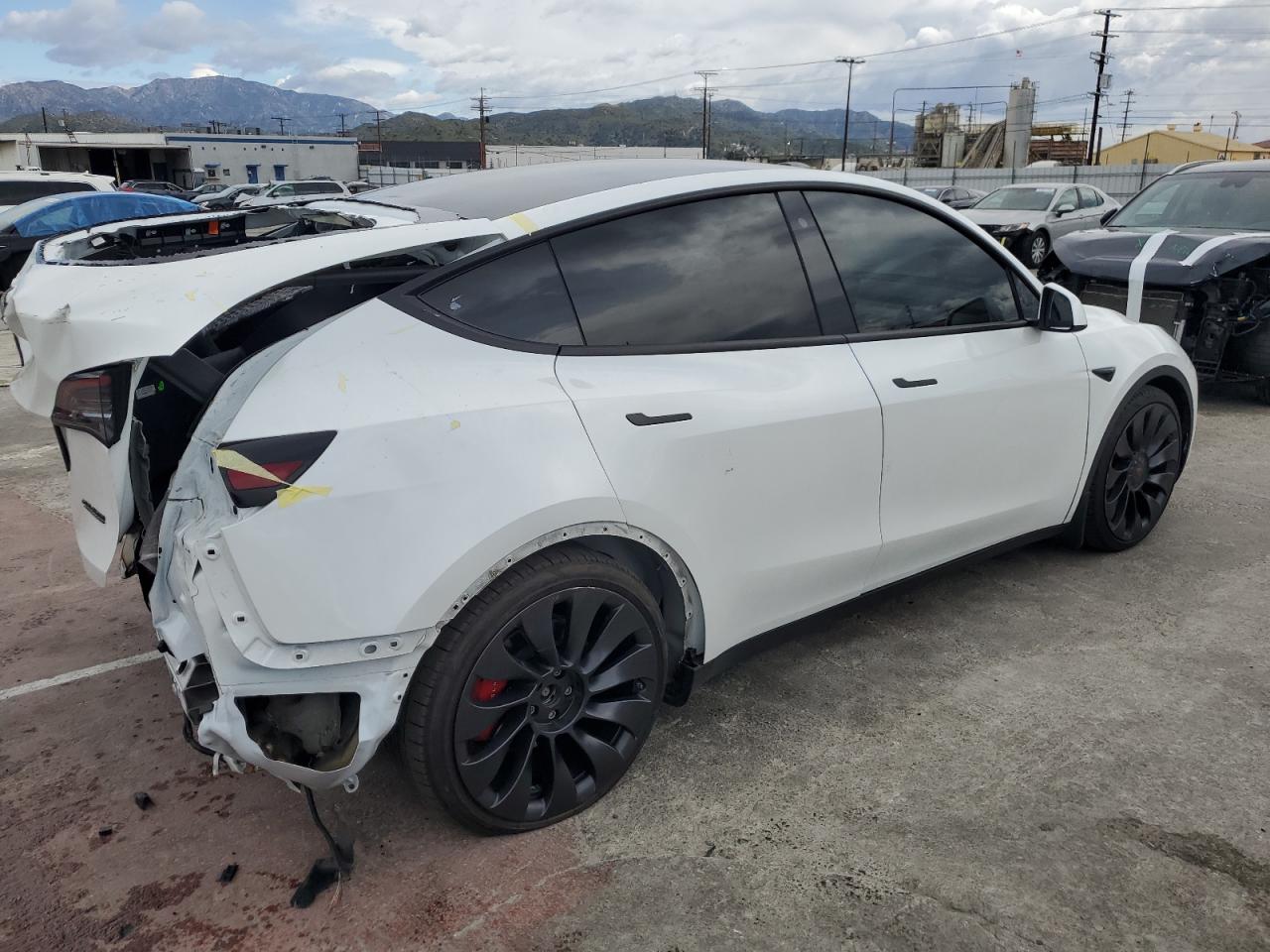 Photo 2 VIN: 5YJYGDEF8LF057300 - TESLA MODEL Y 