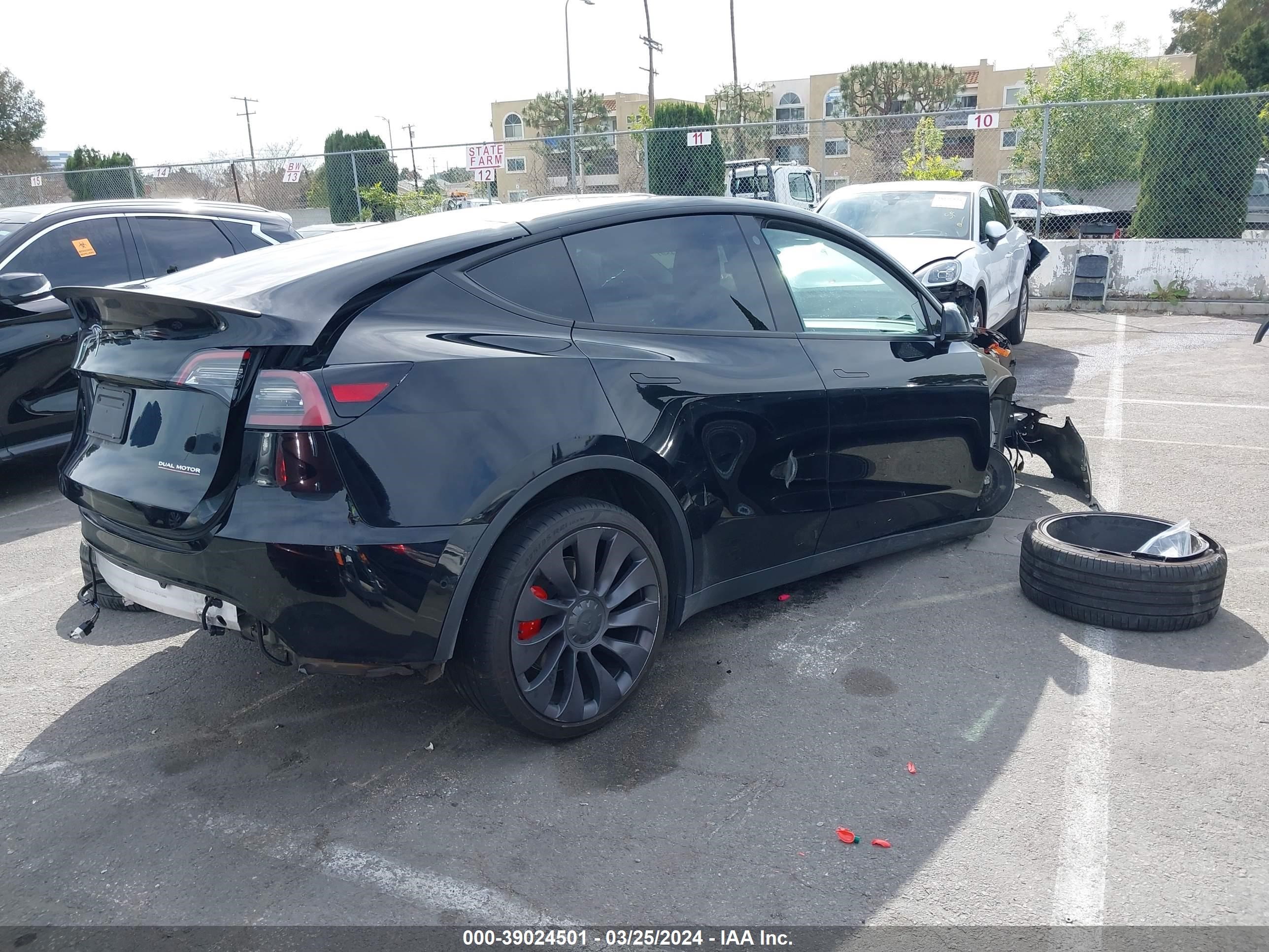 Photo 3 VIN: 5YJYGDEF8MF251388 - TESLA MODEL Y 