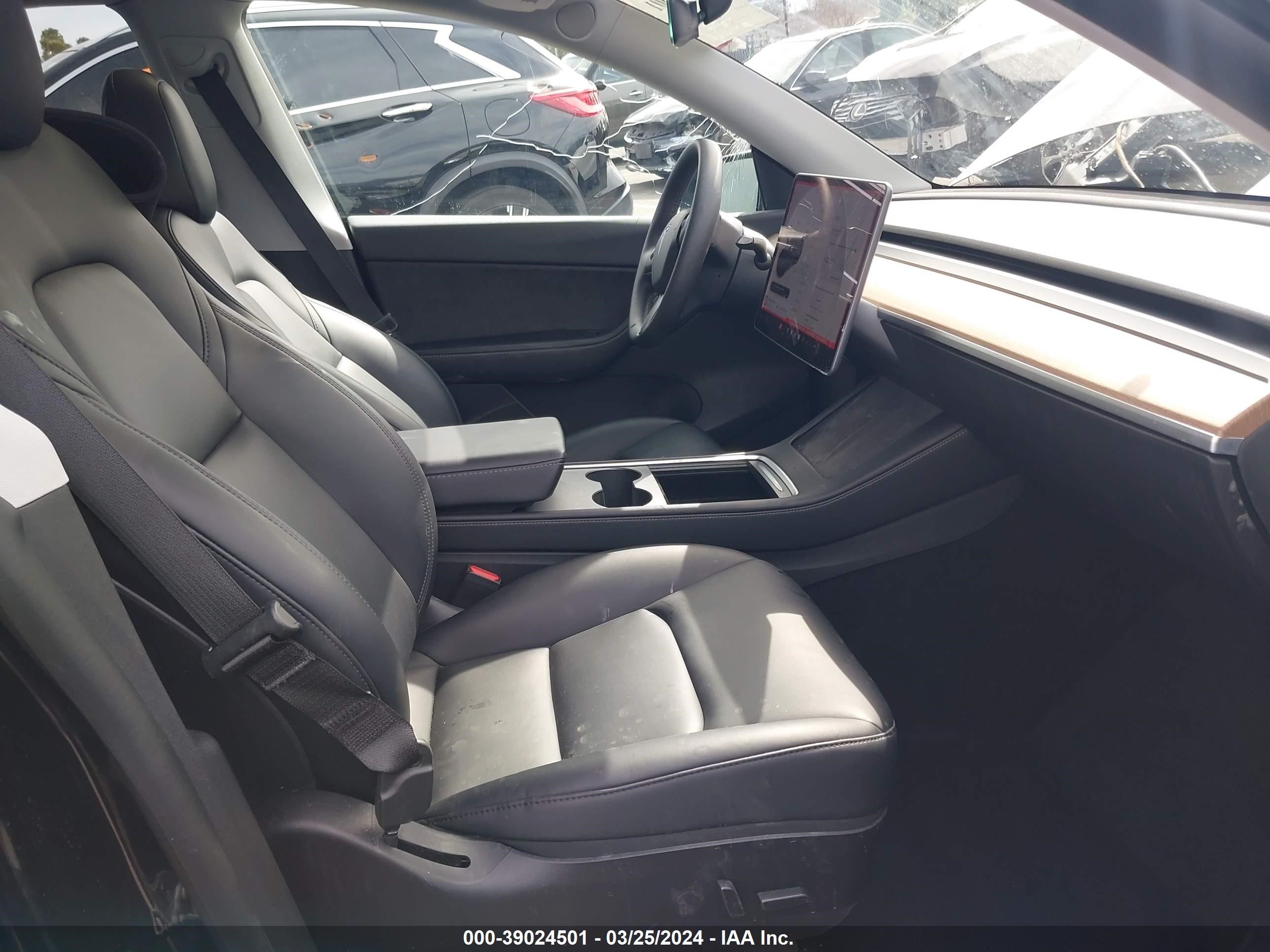 Photo 4 VIN: 5YJYGDEF8MF251388 - TESLA MODEL Y 