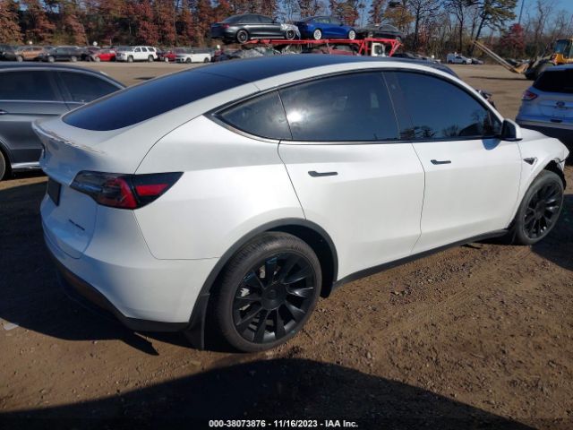 Photo 3 VIN: 5YJYGDEF9LF002869 - TESLA MODEL Y 