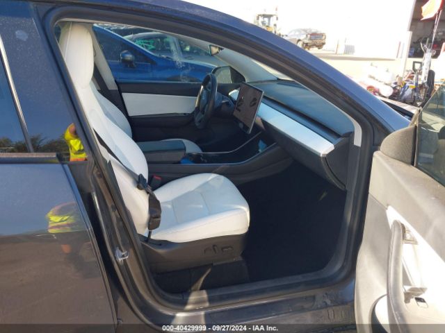 Photo 4 VIN: 5YJYGDEF9LF011555 - TESLA MODEL Y 