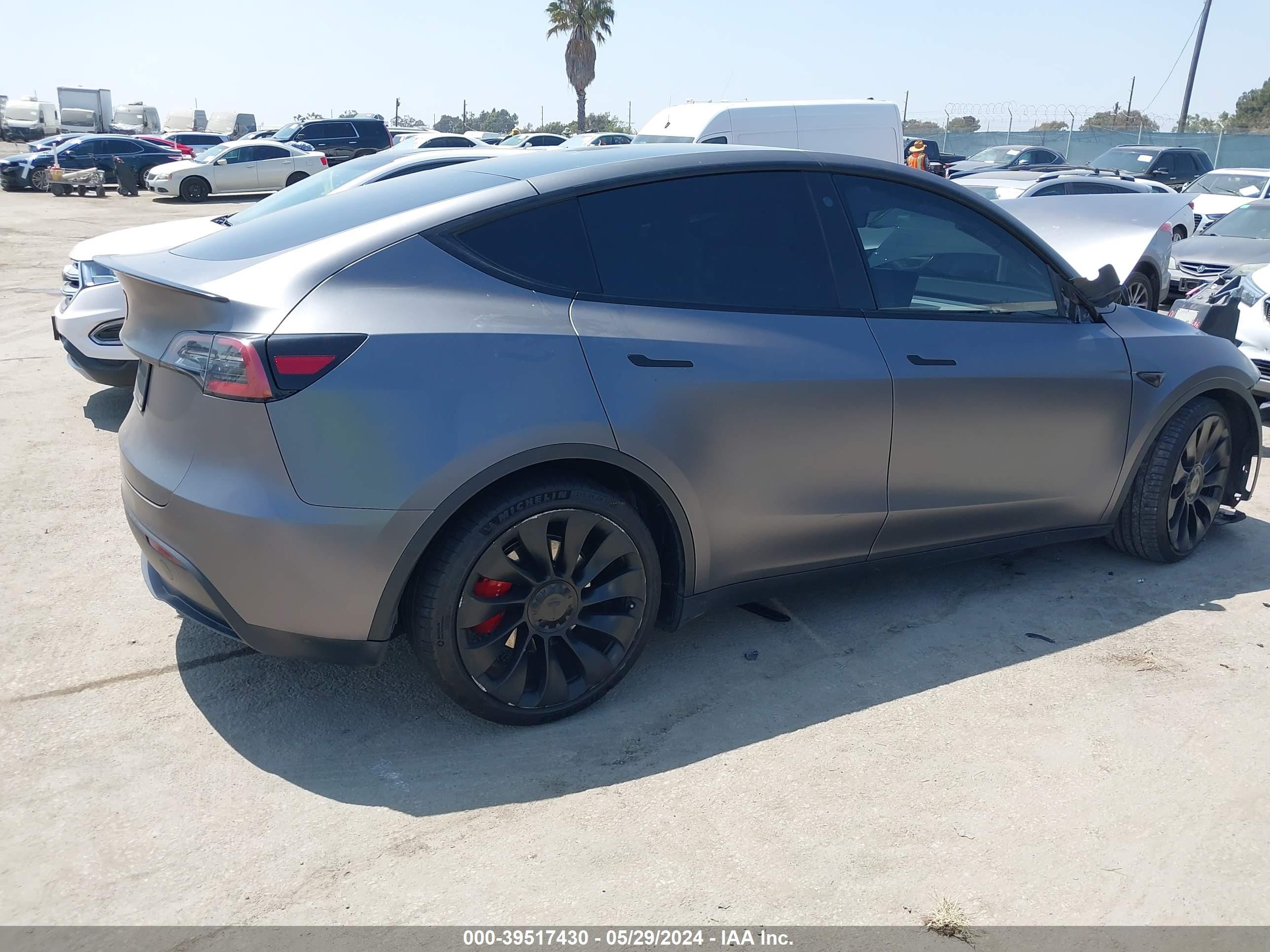 Photo 3 VIN: 5YJYGDEF9MF293908 - TESLA MODEL Y 