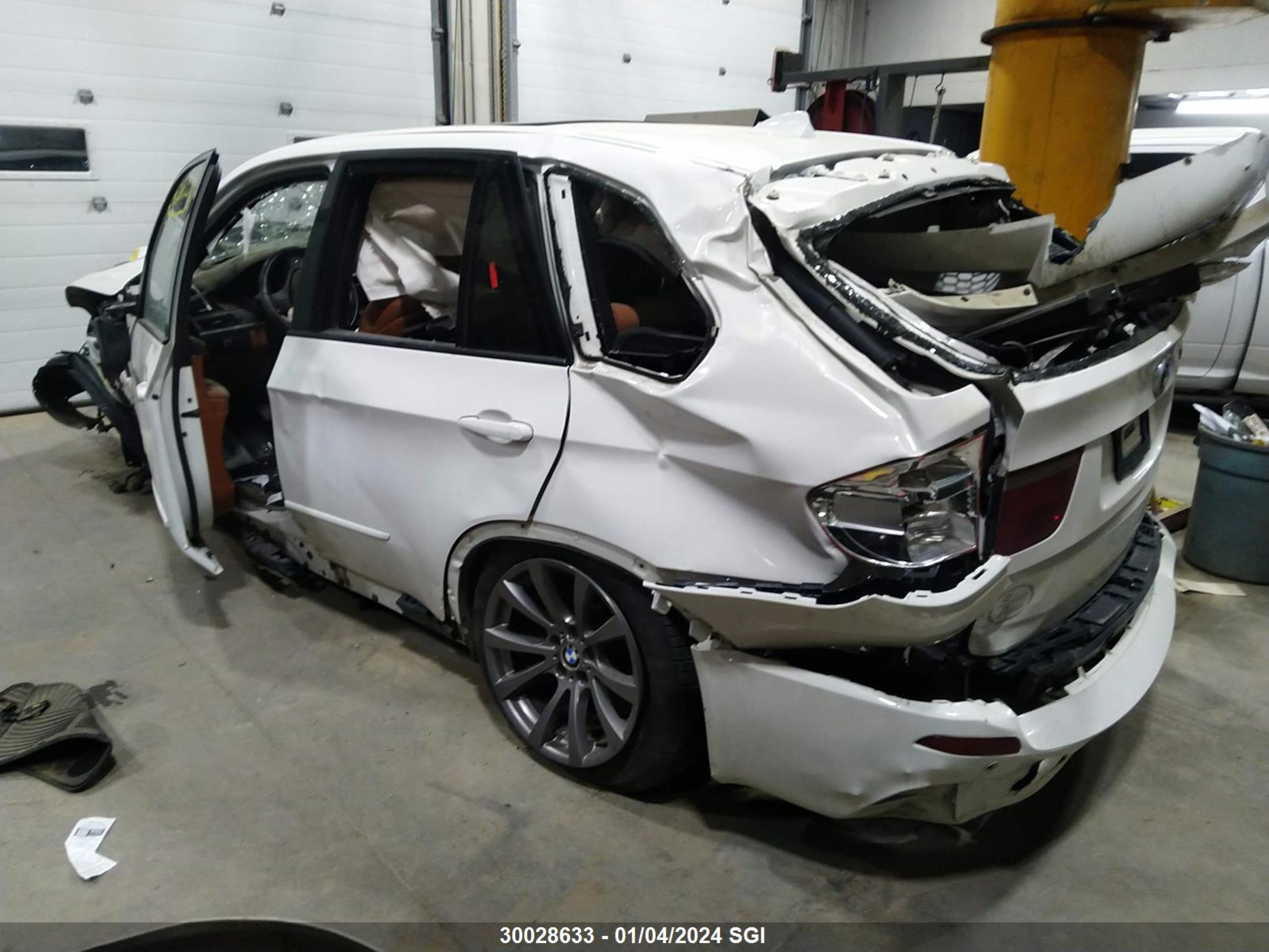 Photo 2 VIN: 5YMGY0C59ALK25586 - BMW X5 