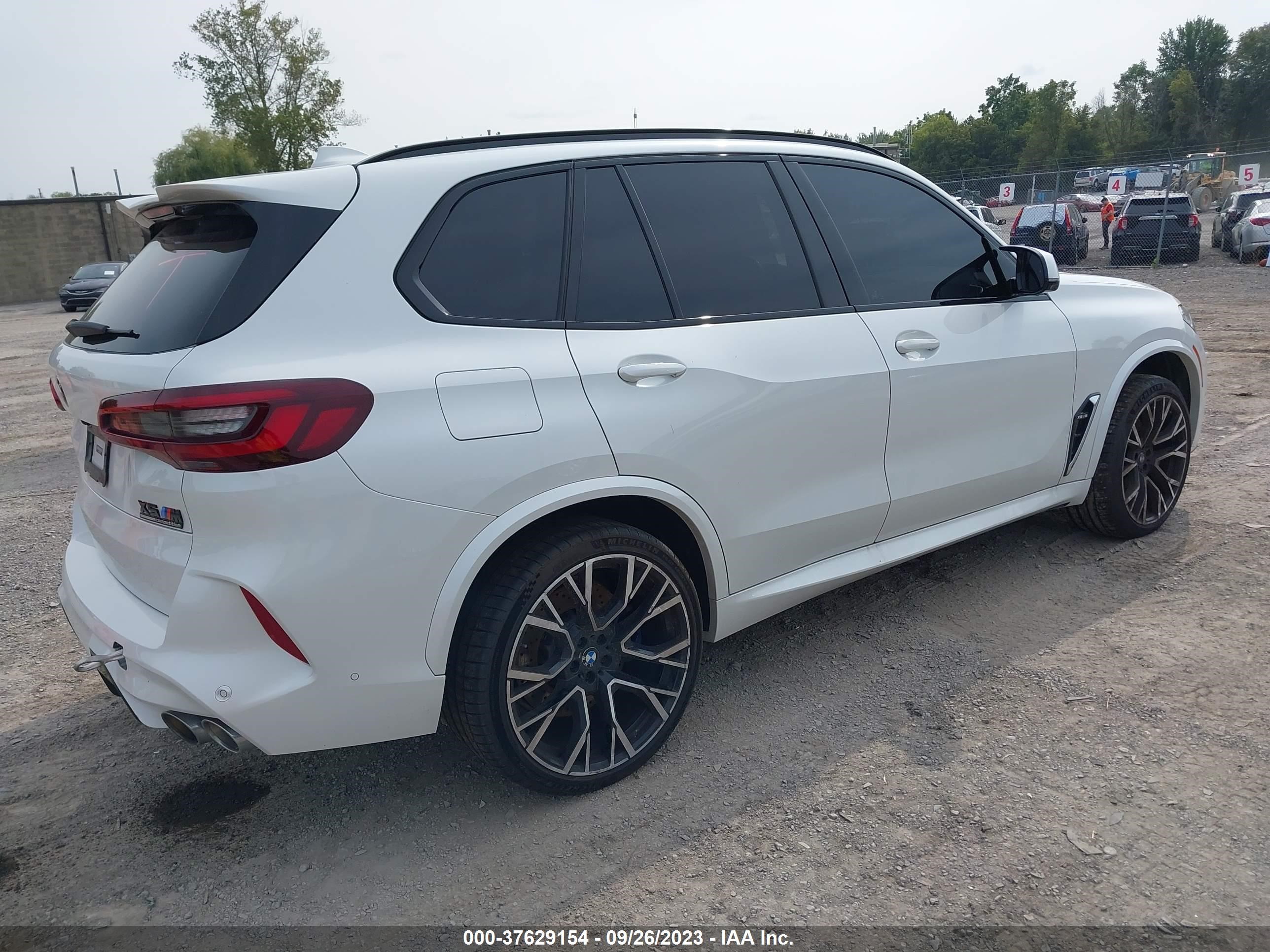 Photo 3 VIN: 5YMJU0C03M9F70915 - BMW X5 M 