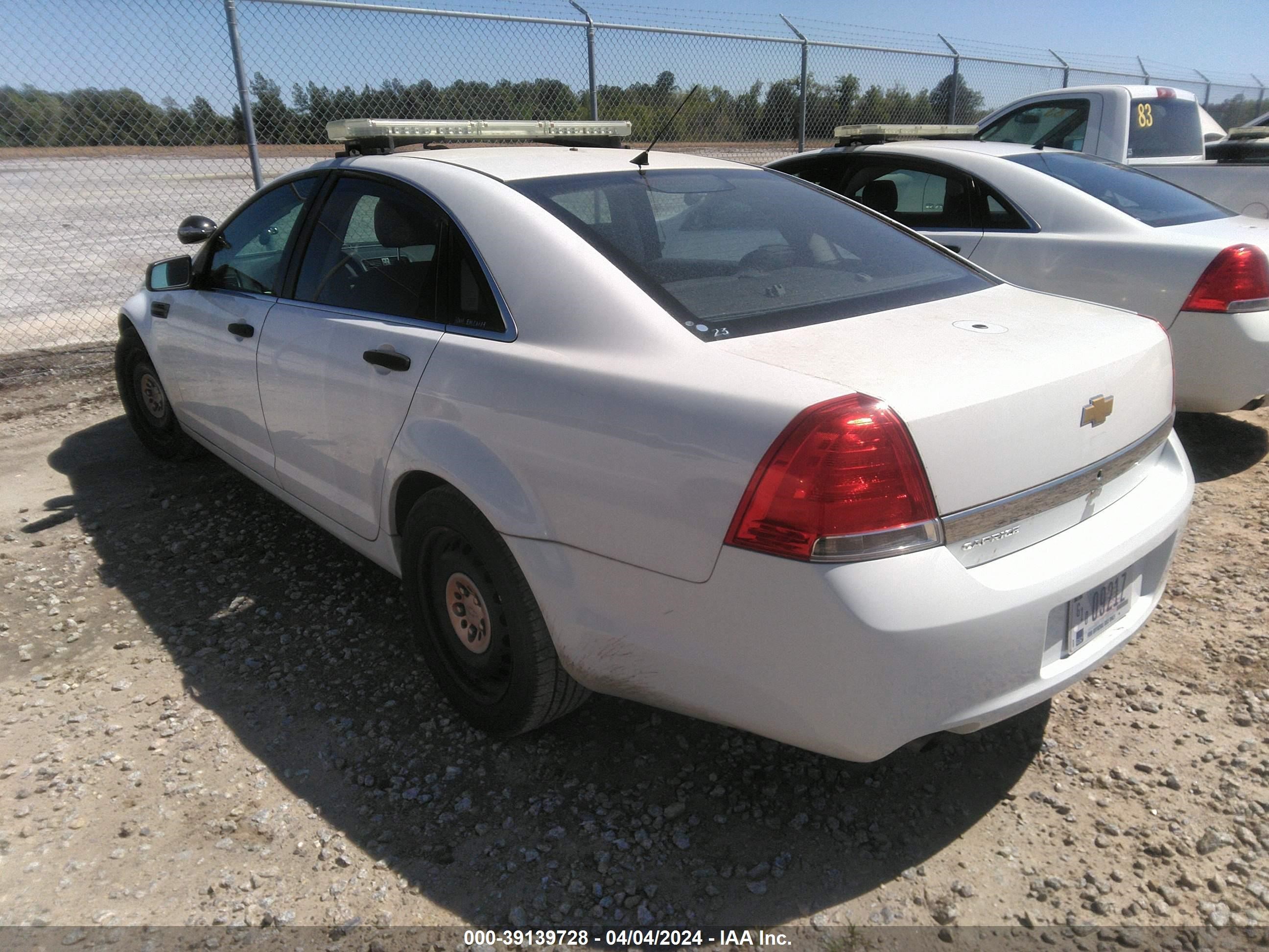 Photo 2 VIN: 6G1MK5R26DL820418 - CHEVROLET CAPRICE 