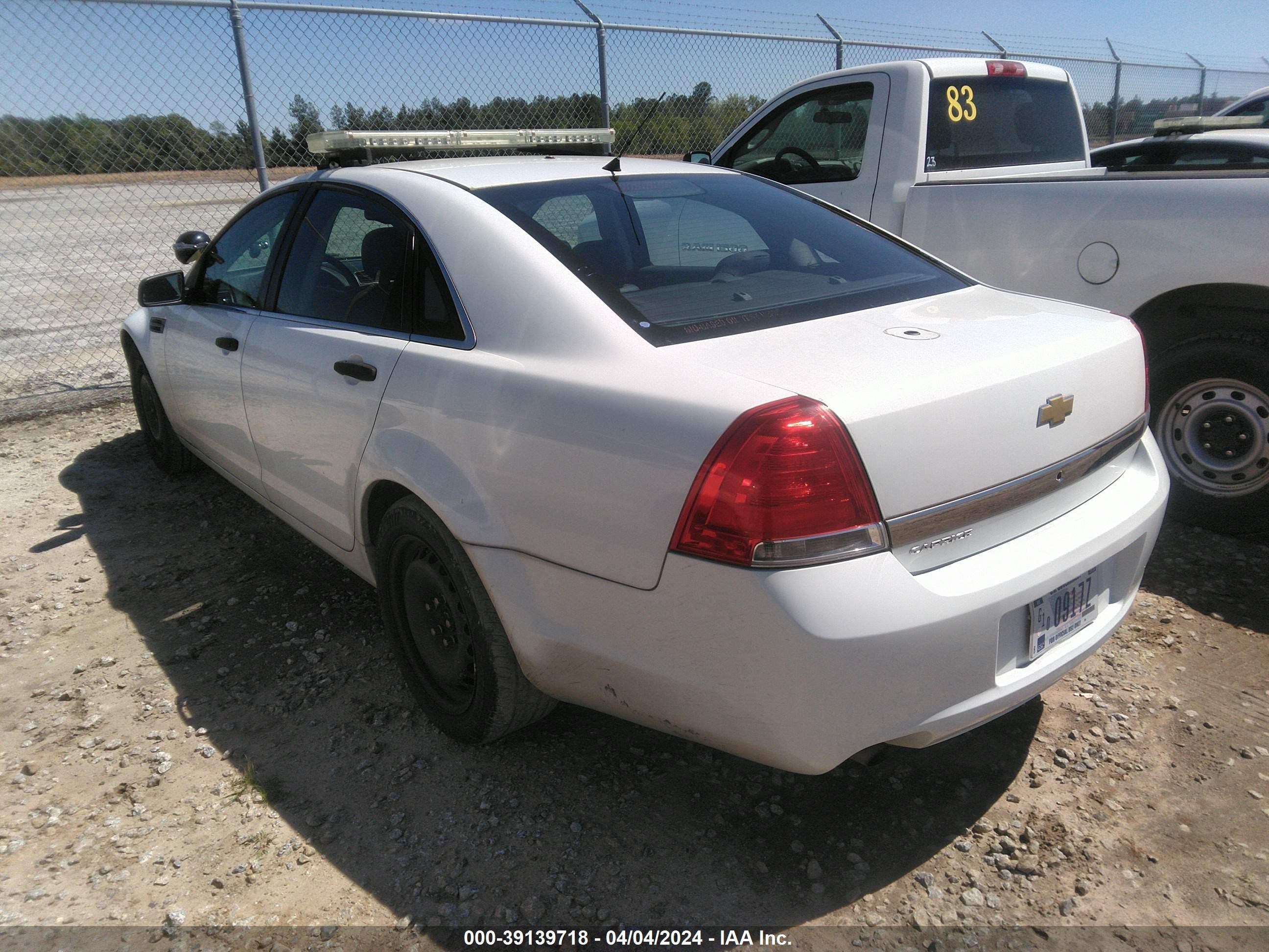 Photo 2 VIN: 6G1MK5R29DL820414 - CHEVROLET CAPRICE 