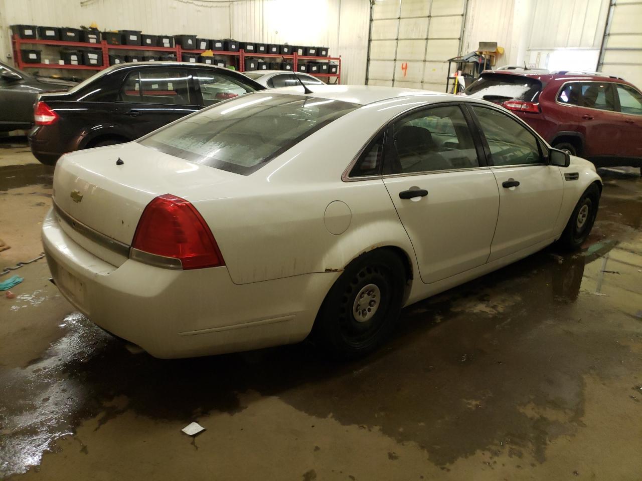 Photo 2 VIN: 6G1MK5T2XBL543357 - CHEVROLET CAPRICE 