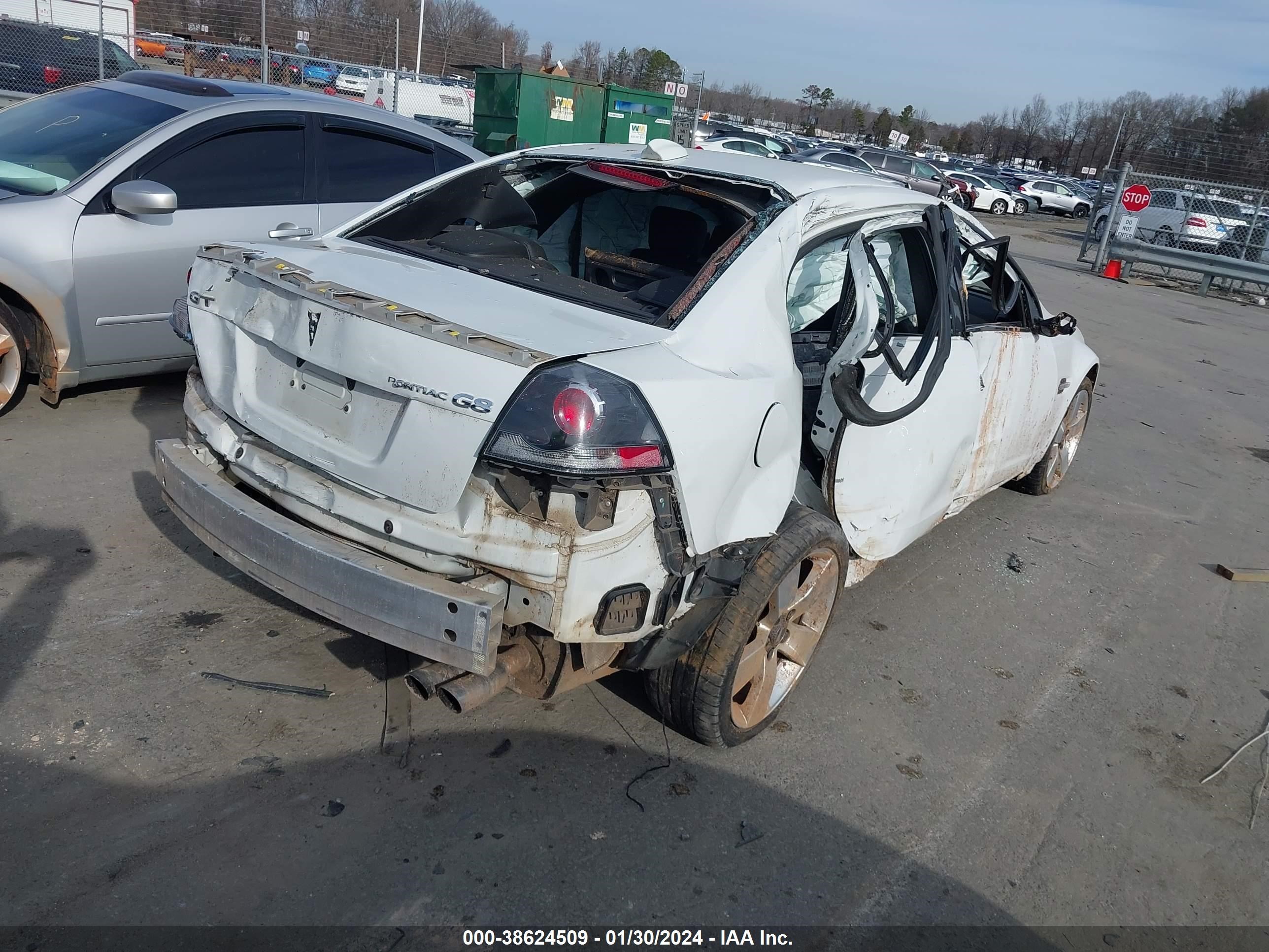 Photo 3 VIN: 6G2EC57Y09L226337 - PONTIAC G8 