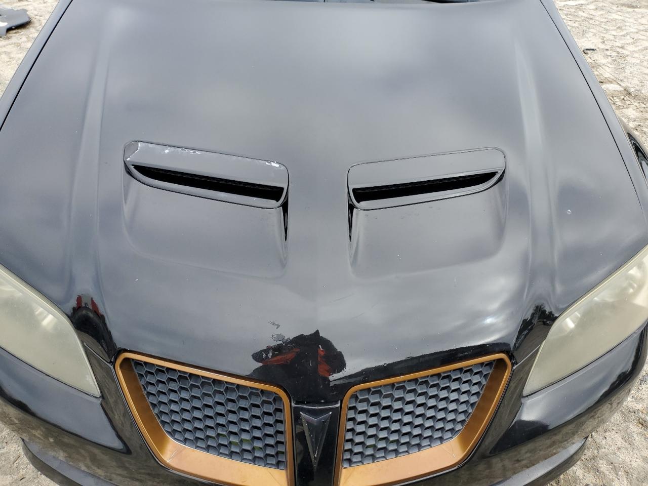 Photo 10 VIN: 6G2EC57Y28L138341 - PONTIAC G8 