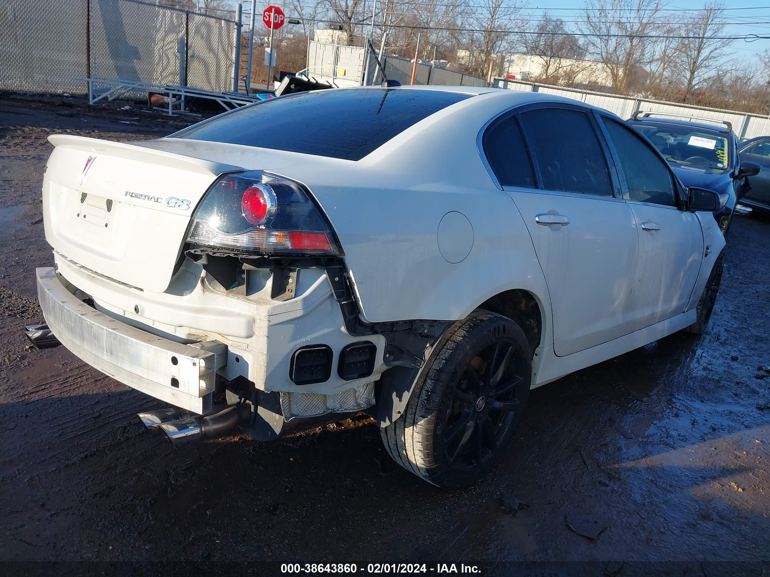 Photo 3 VIN: 6G2EC57Y68L988084 - PONTIAC G8 