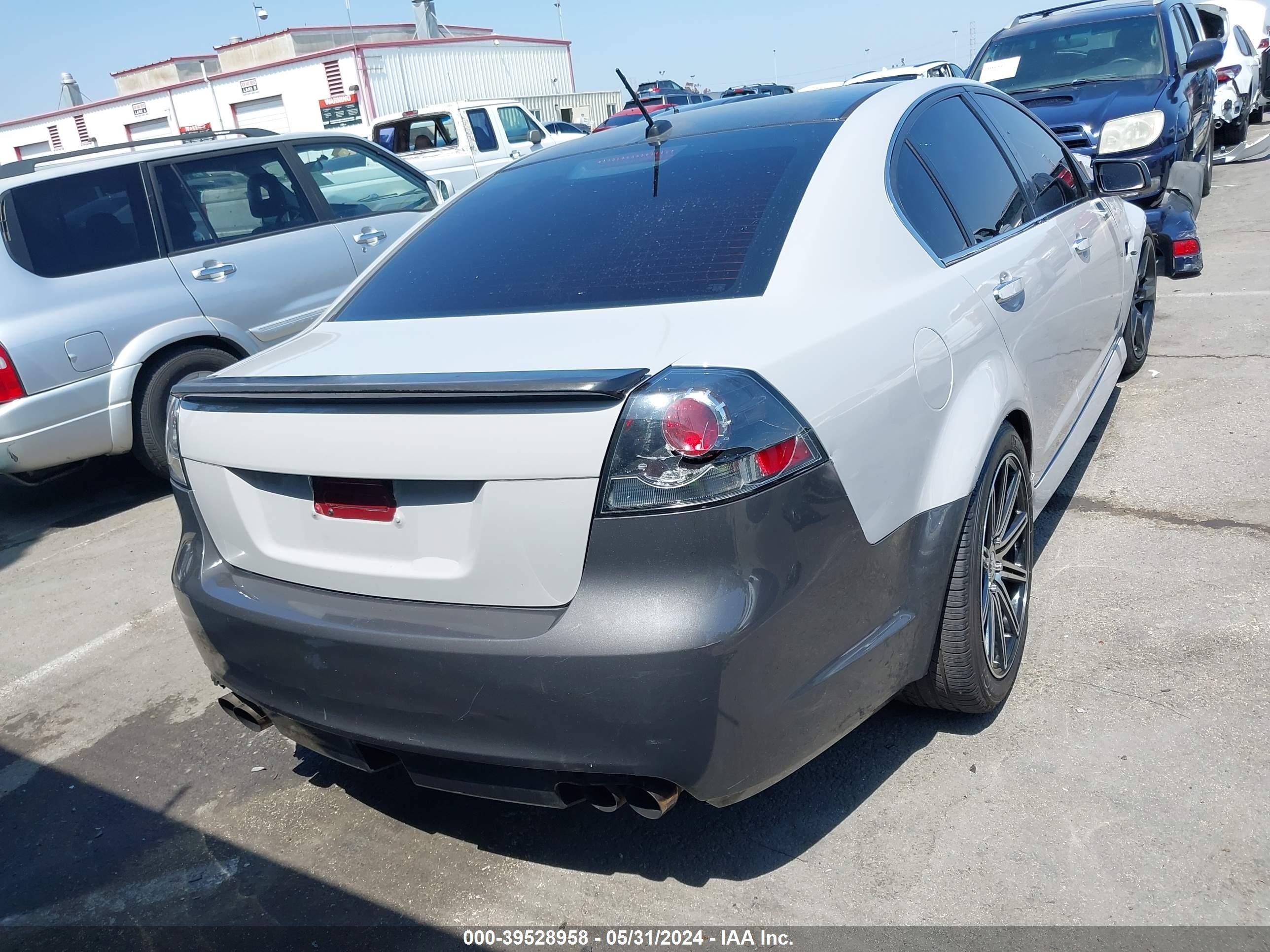 Photo 15 VIN: 6G2EC57Y69L228660 - PONTIAC G8 