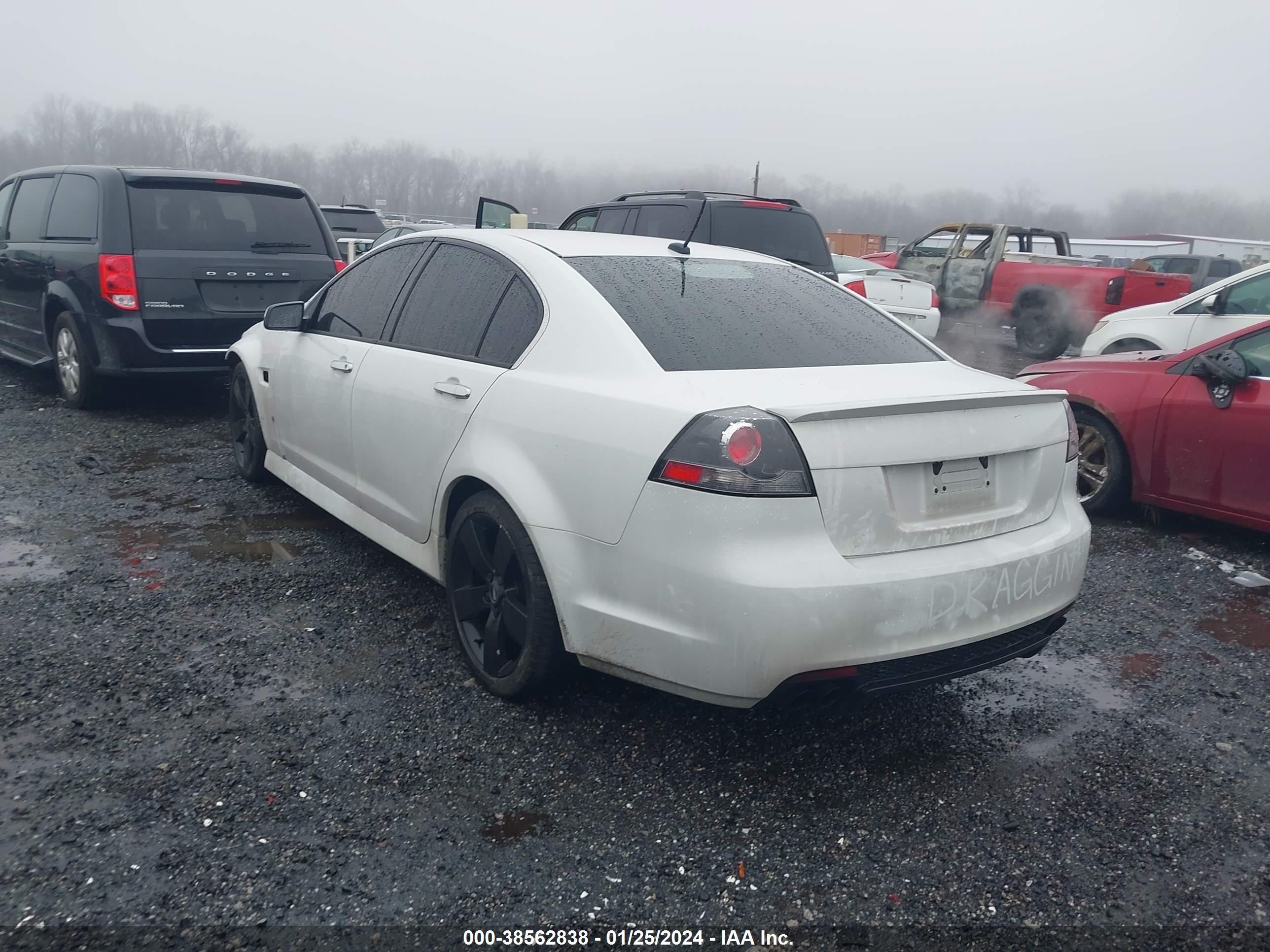 Photo 2 VIN: 6G2EC57Y89L163472 - PONTIAC G8 