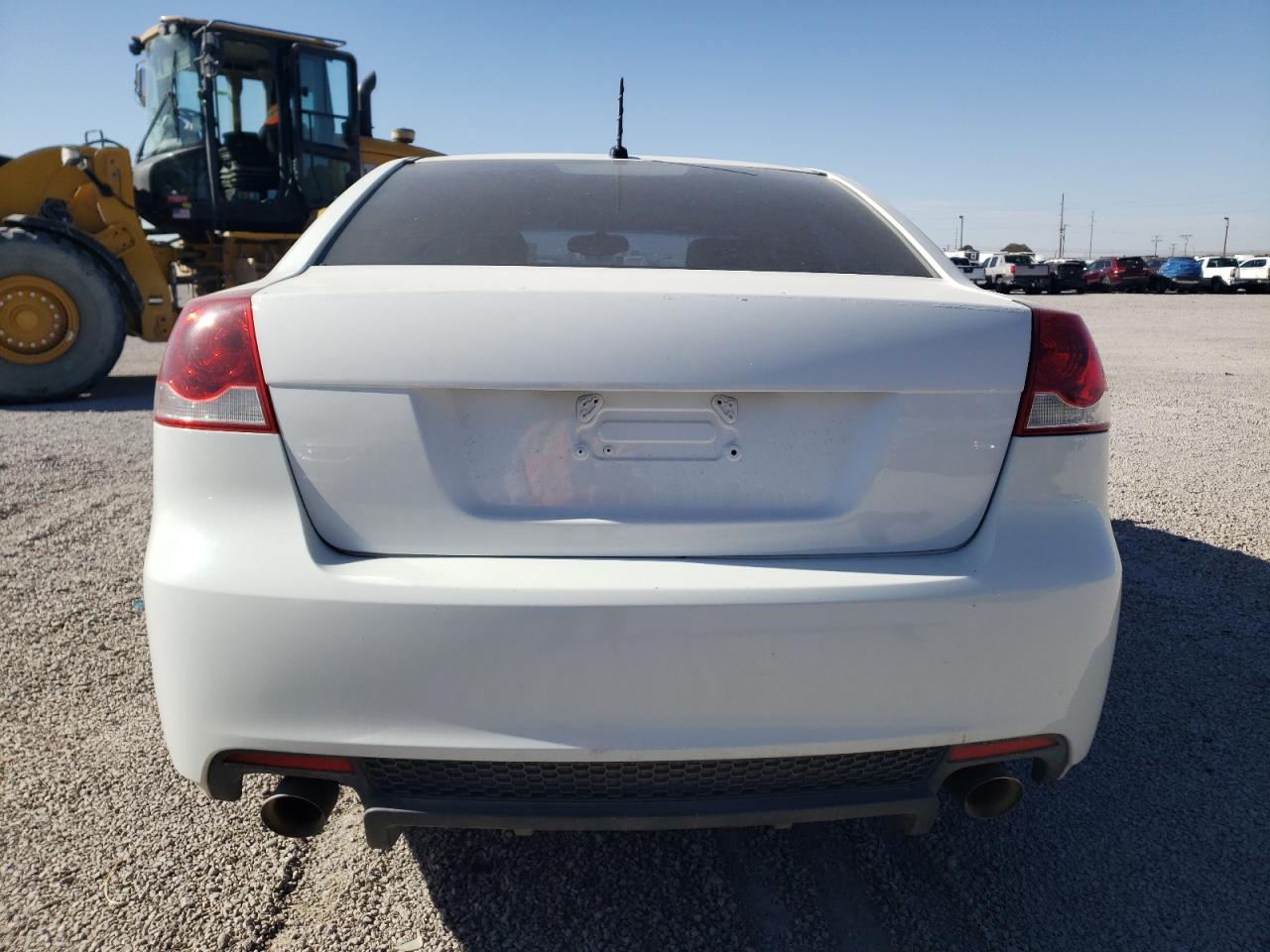 Photo 5 VIN: 6G2ER57708L132639 - PONTIAC G8 