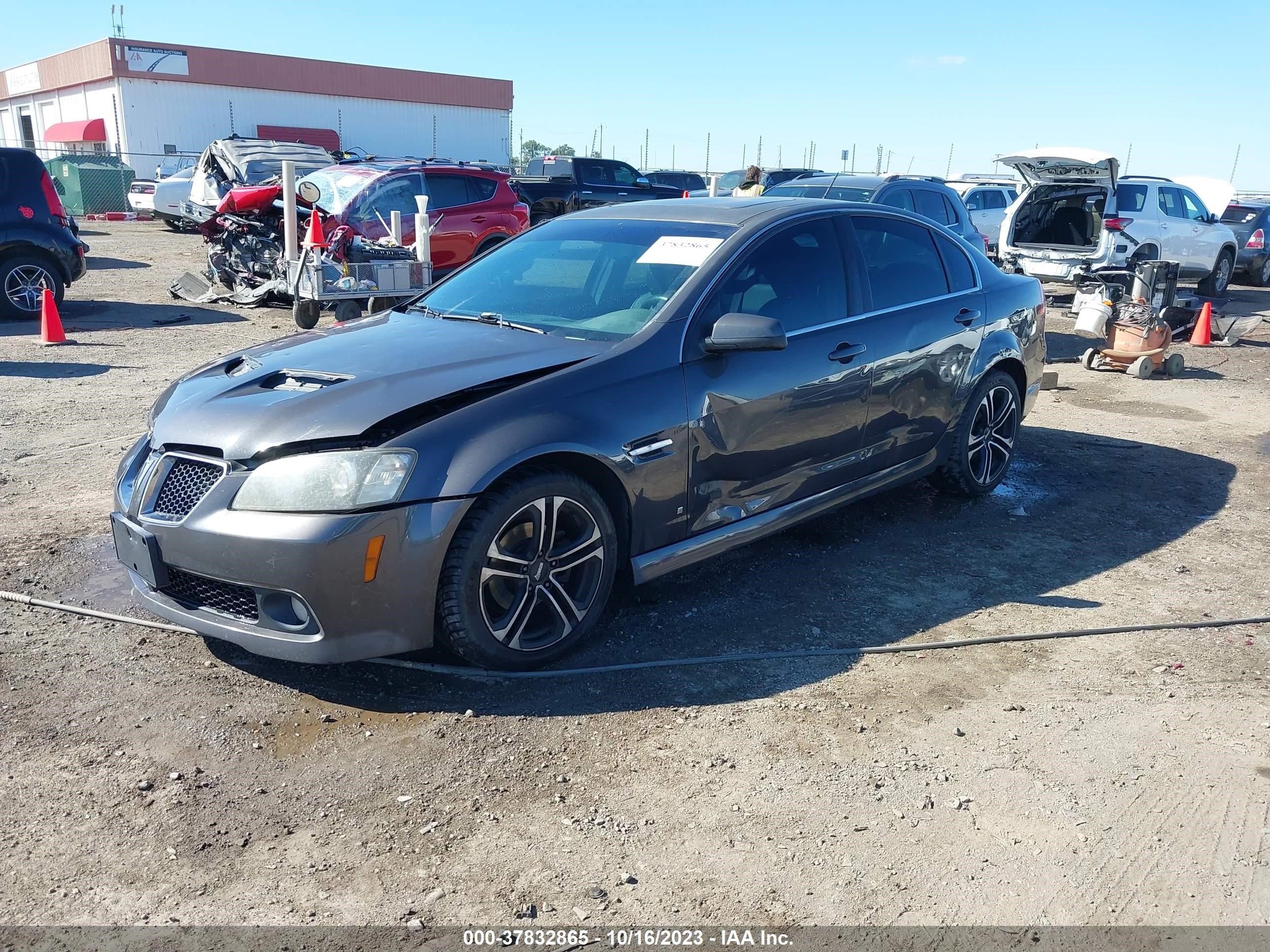 Photo 1 VIN: 6G2ER57708L152261 - PONTIAC G8 