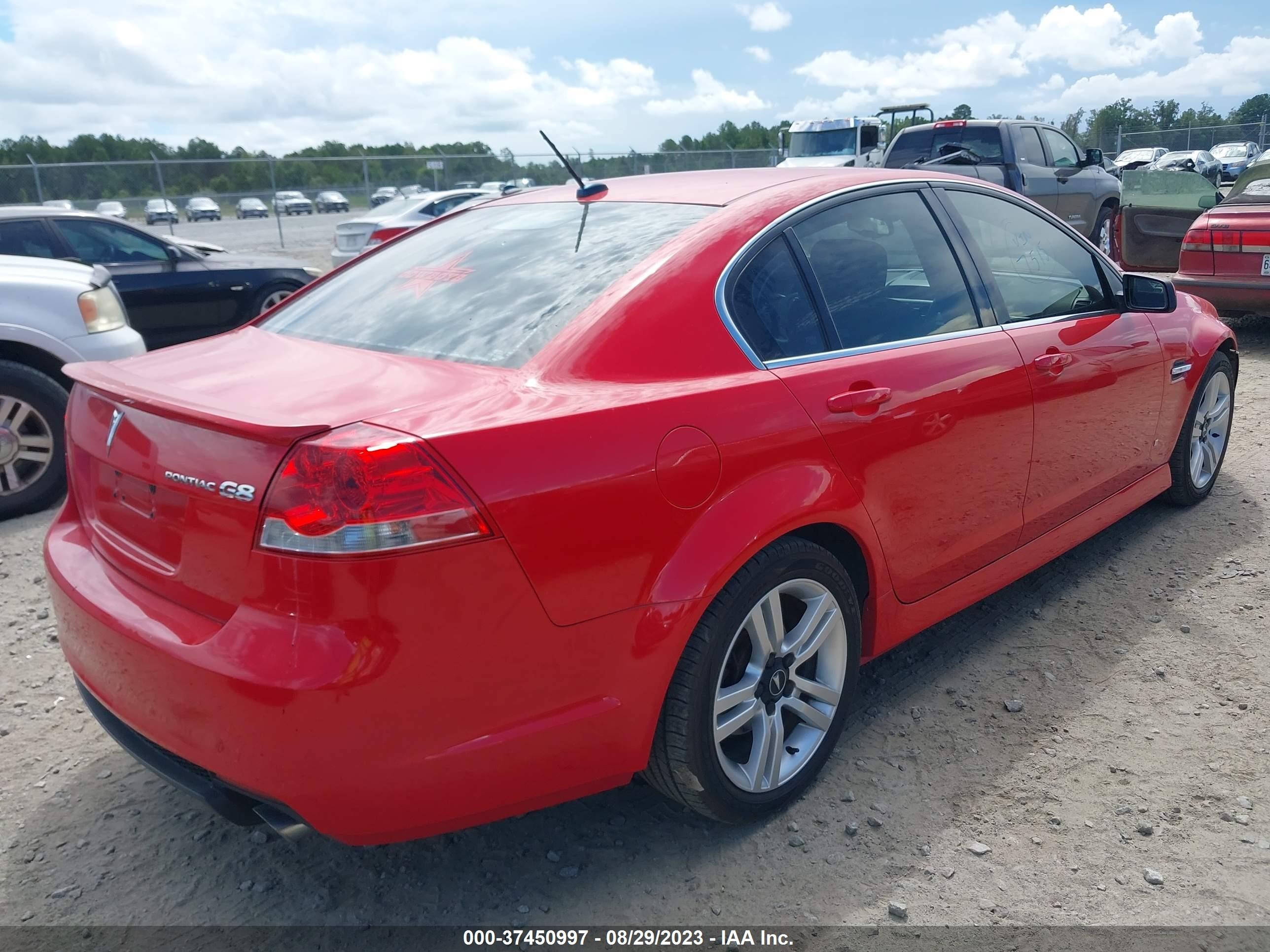 Photo 3 VIN: 6G2ER57718L127515 - PONTIAC G8 