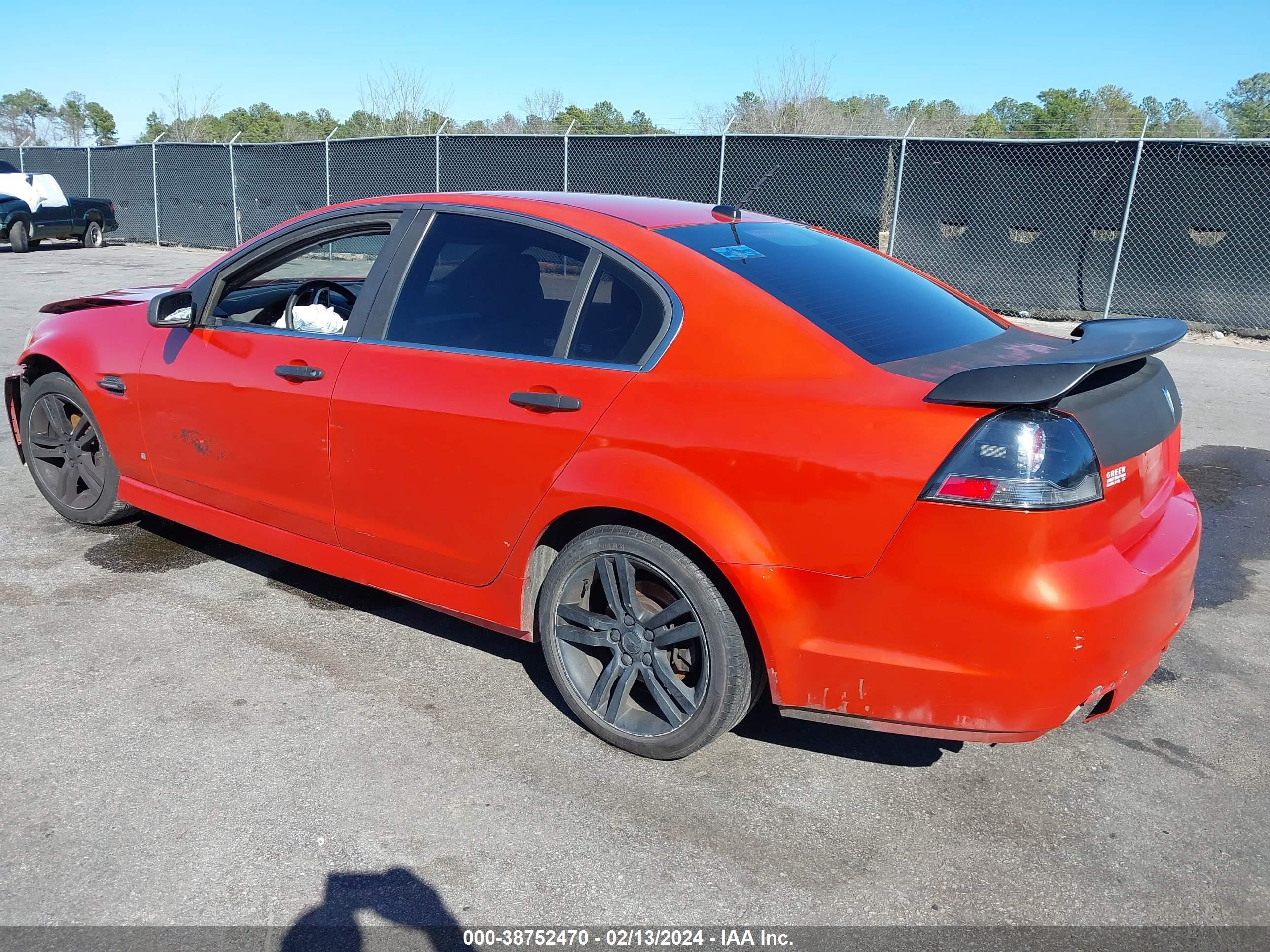 Photo 2 VIN: 6G2ER57718L128664 - PONTIAC G8 