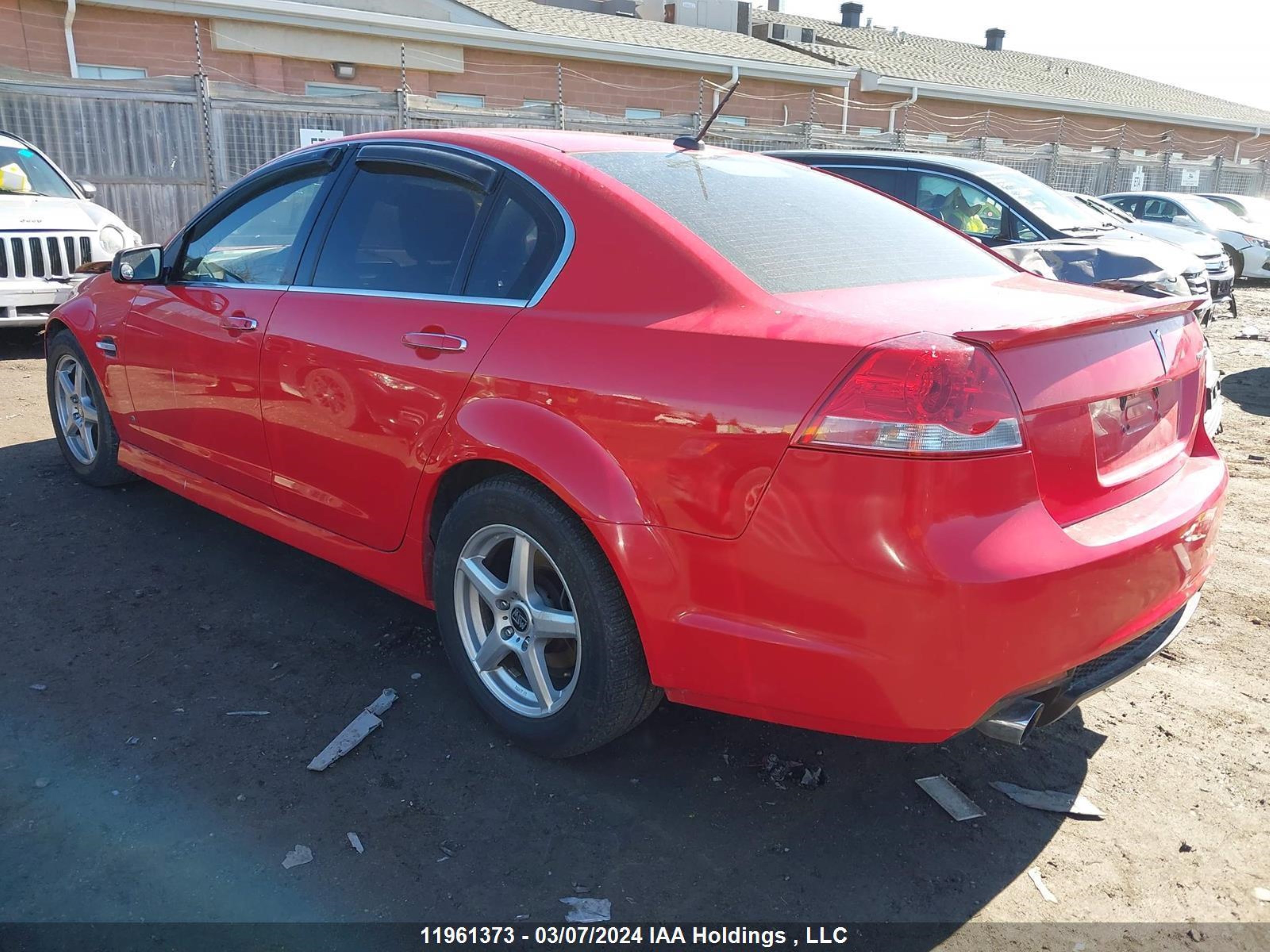 Photo 2 VIN: 6G2ER57719L159642 - PONTIAC G8 