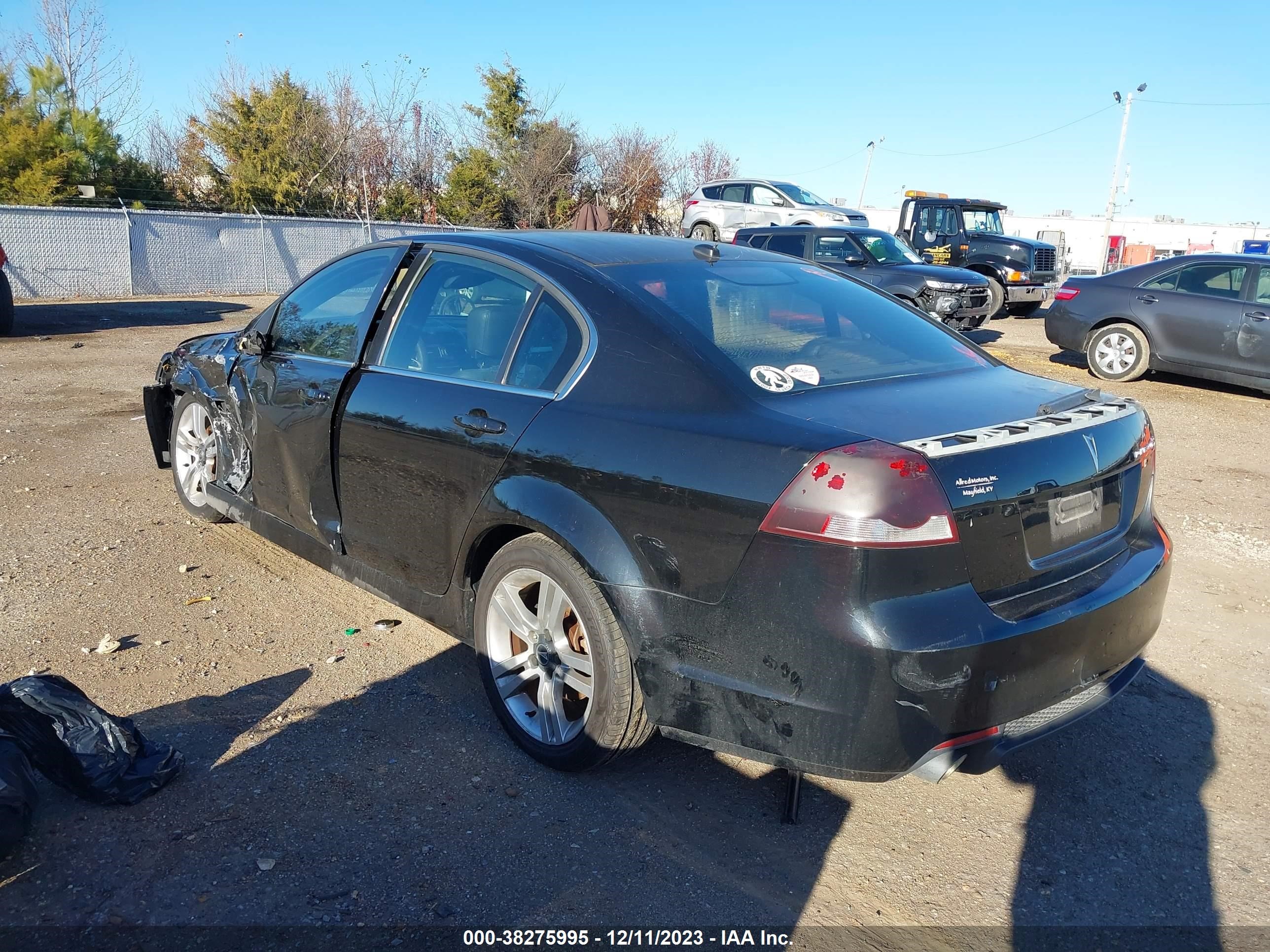 Photo 2 VIN: 6G2ER57728L126986 - PONTIAC G8 