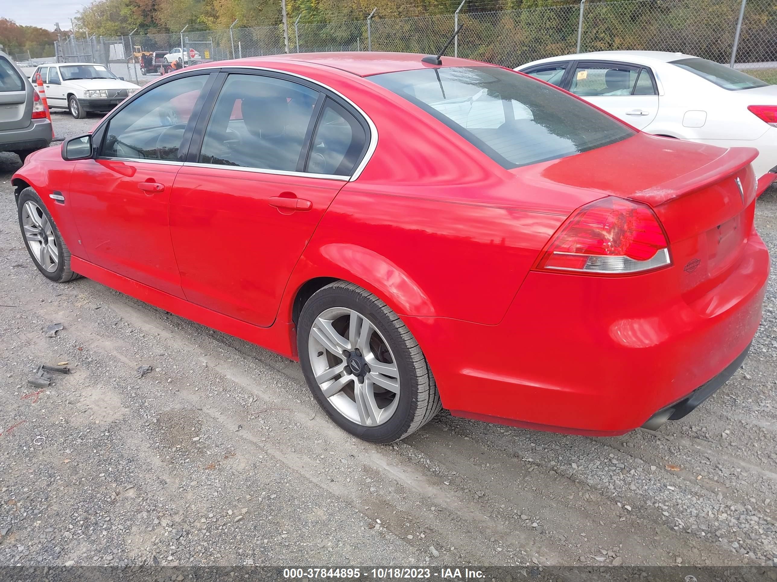 Photo 2 VIN: 6G2ER57738L127838 - PONTIAC G8 