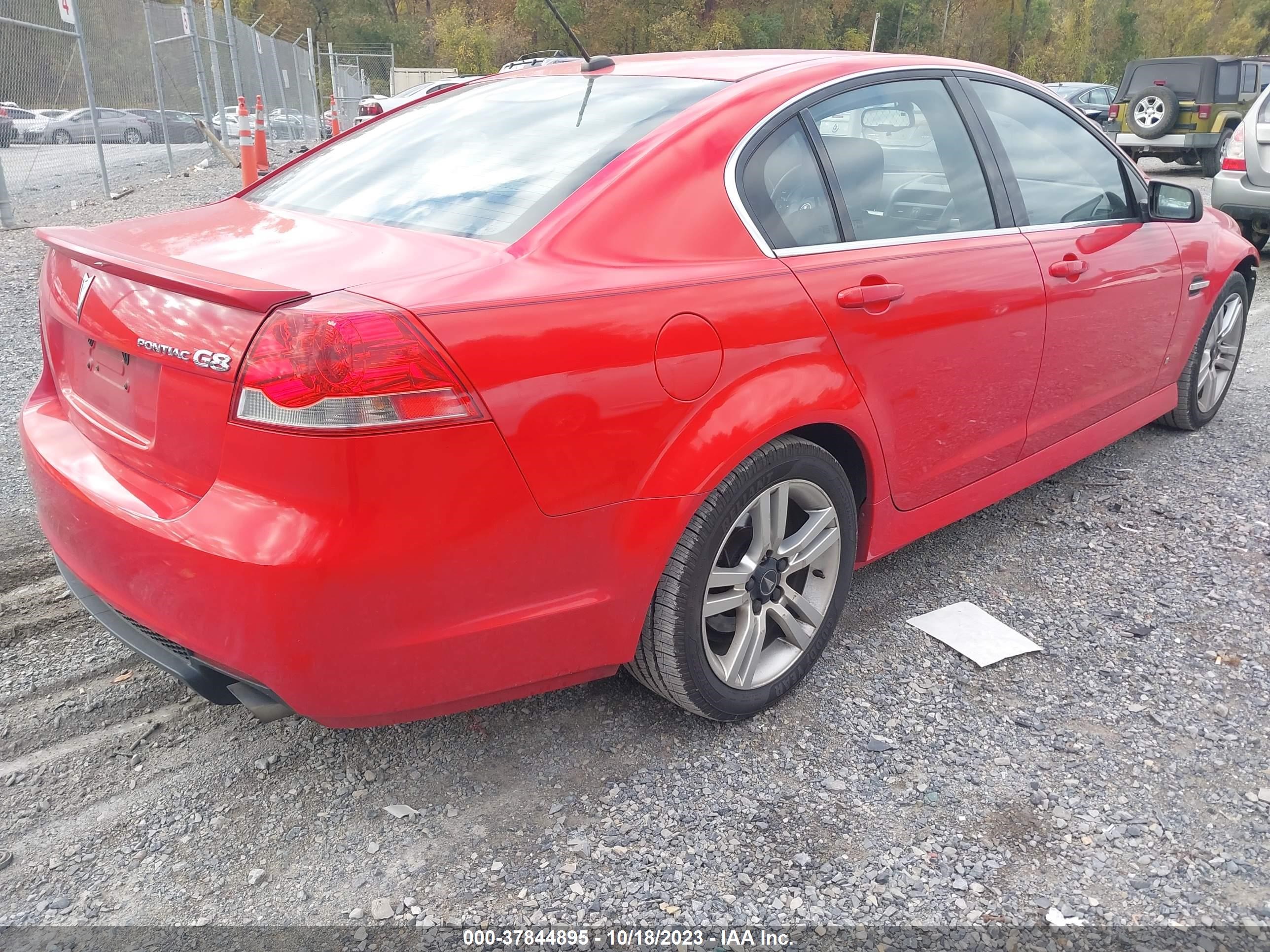 Photo 3 VIN: 6G2ER57738L127838 - PONTIAC G8 