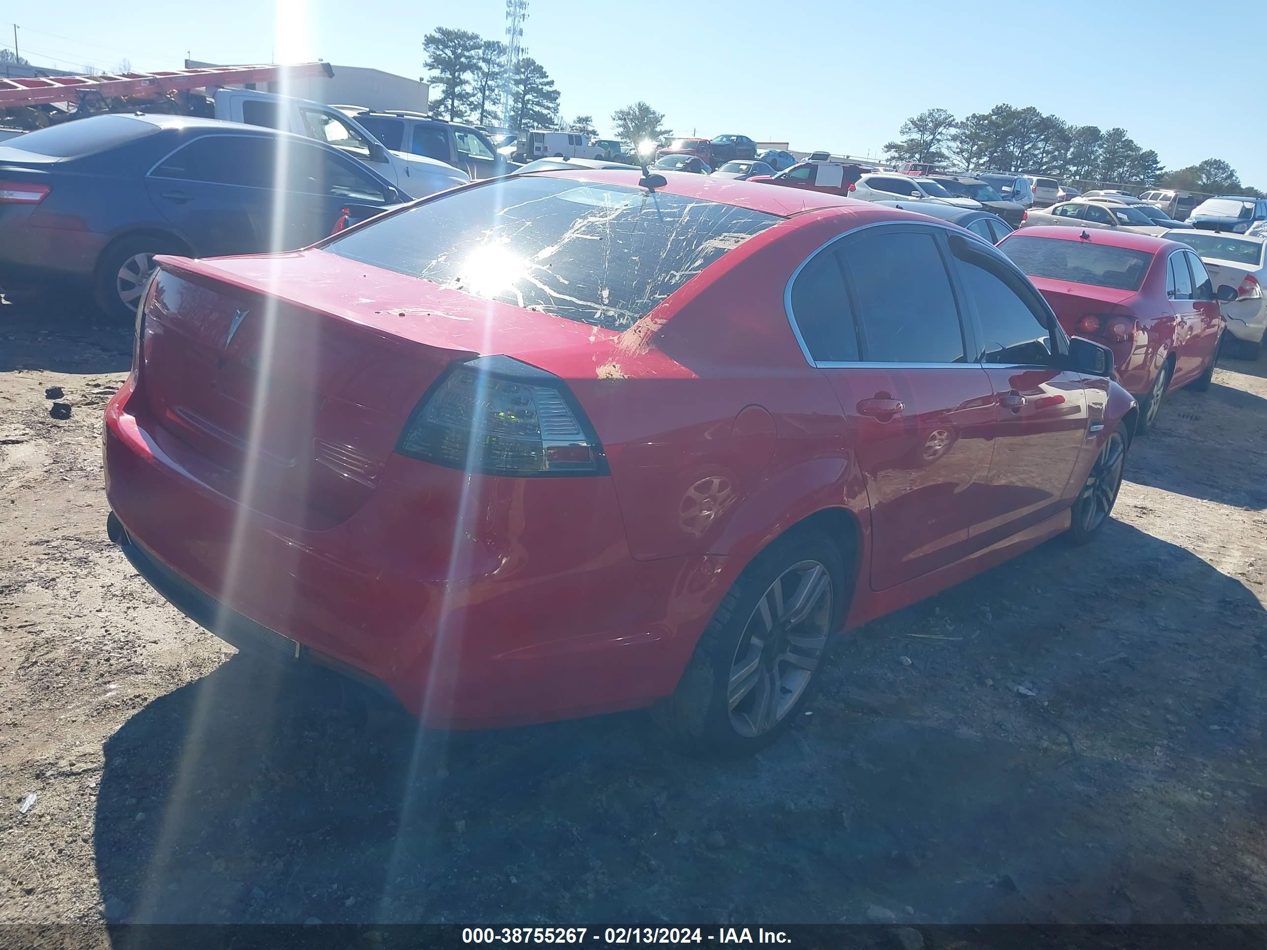 Photo 3 VIN: 6G2ER57758L132698 - PONTIAC G8 