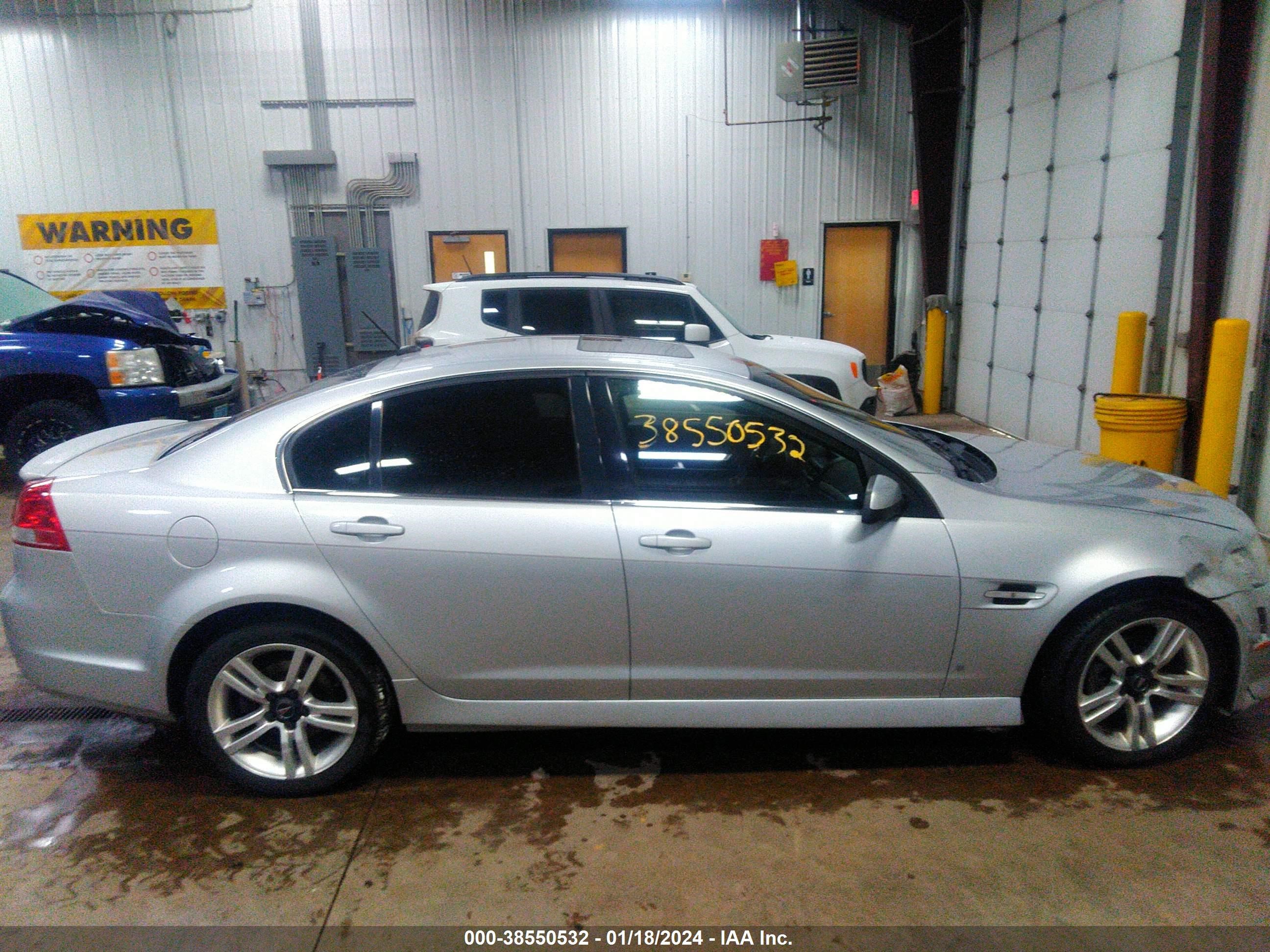 Photo 12 VIN: 6G2ER57759L183118 - PONTIAC G8 