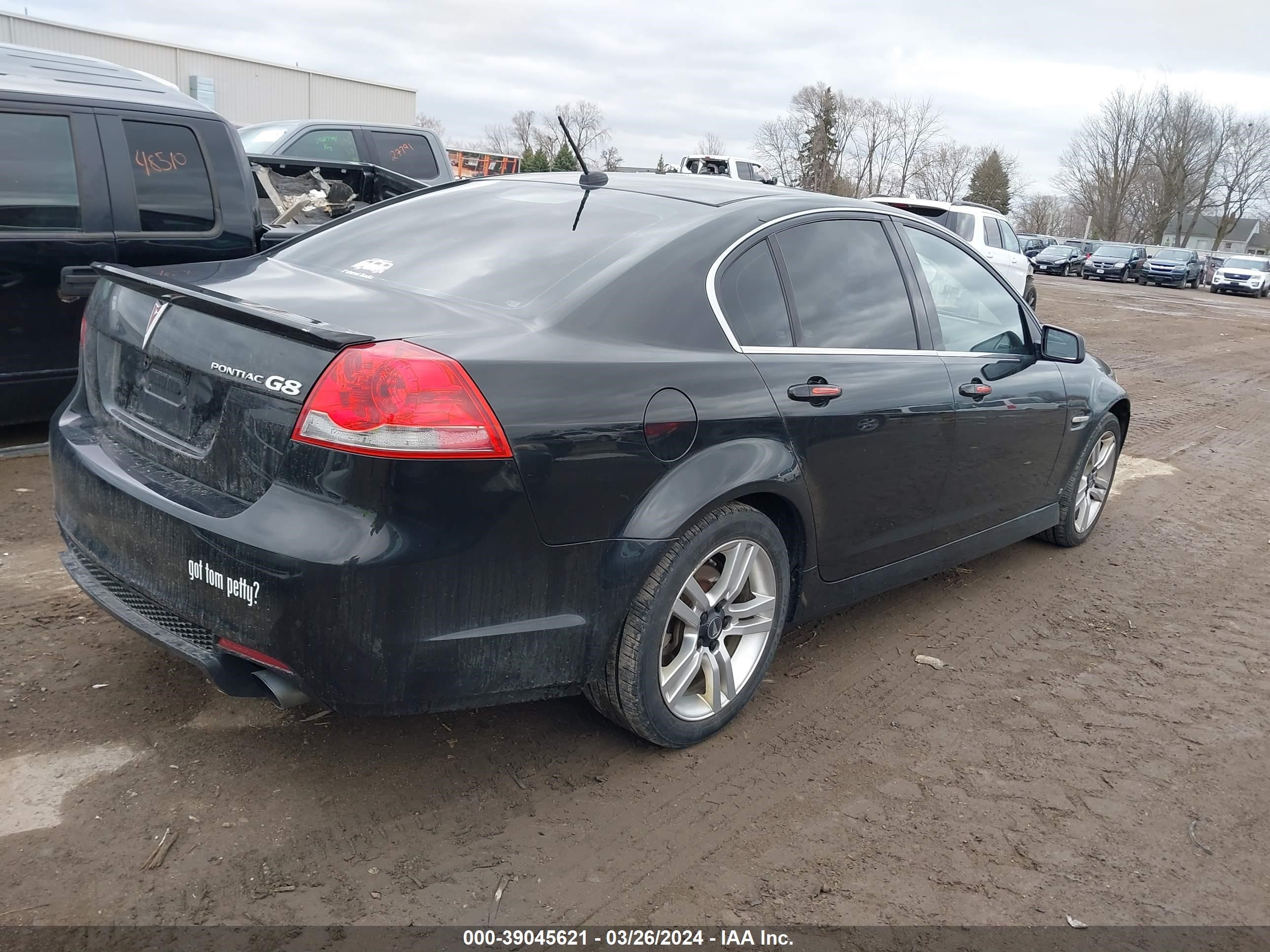 Photo 3 VIN: 6G2ER57768L138610 - PONTIAC G8 