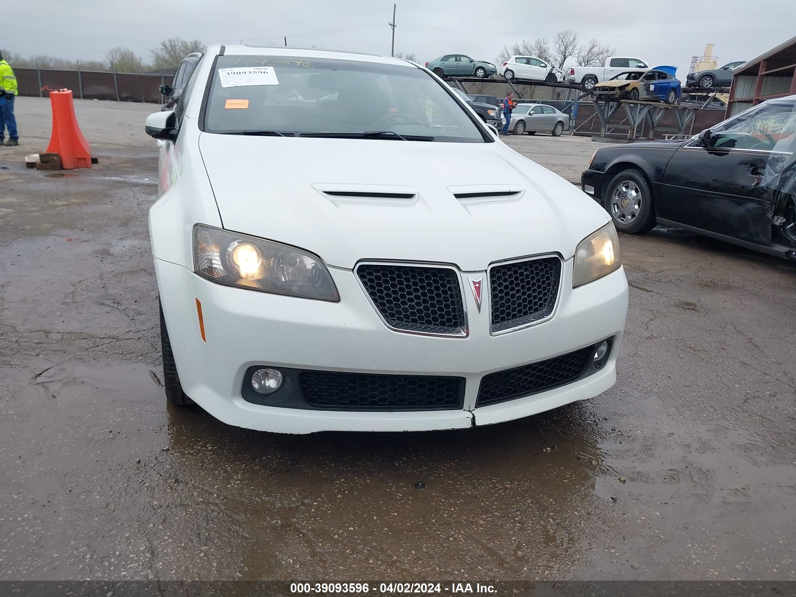 Photo 5 VIN: 6G2ER57769L199859 - PONTIAC G8 