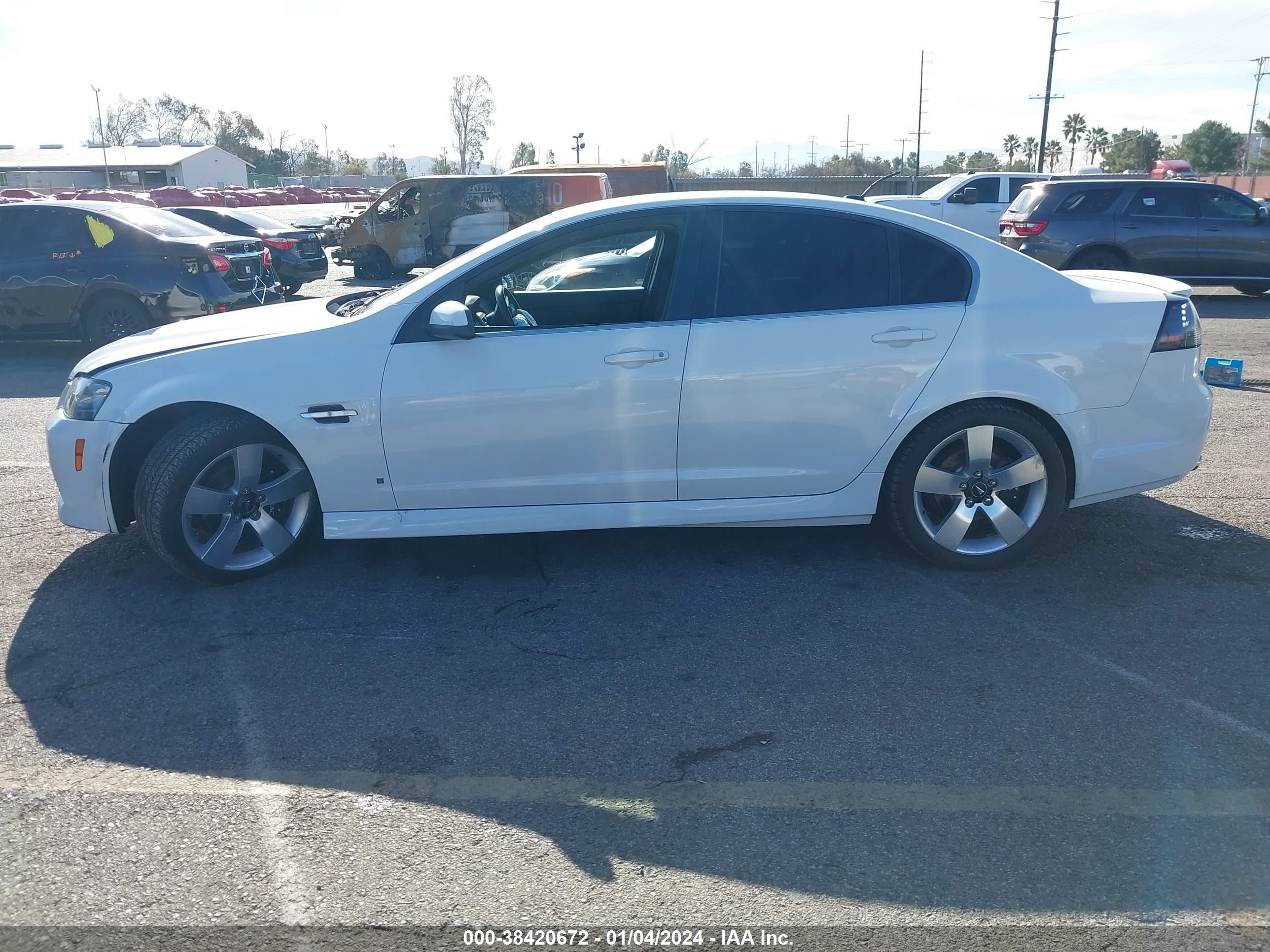 Photo 14 VIN: 6G2ER57778L123100 - PONTIAC G8 