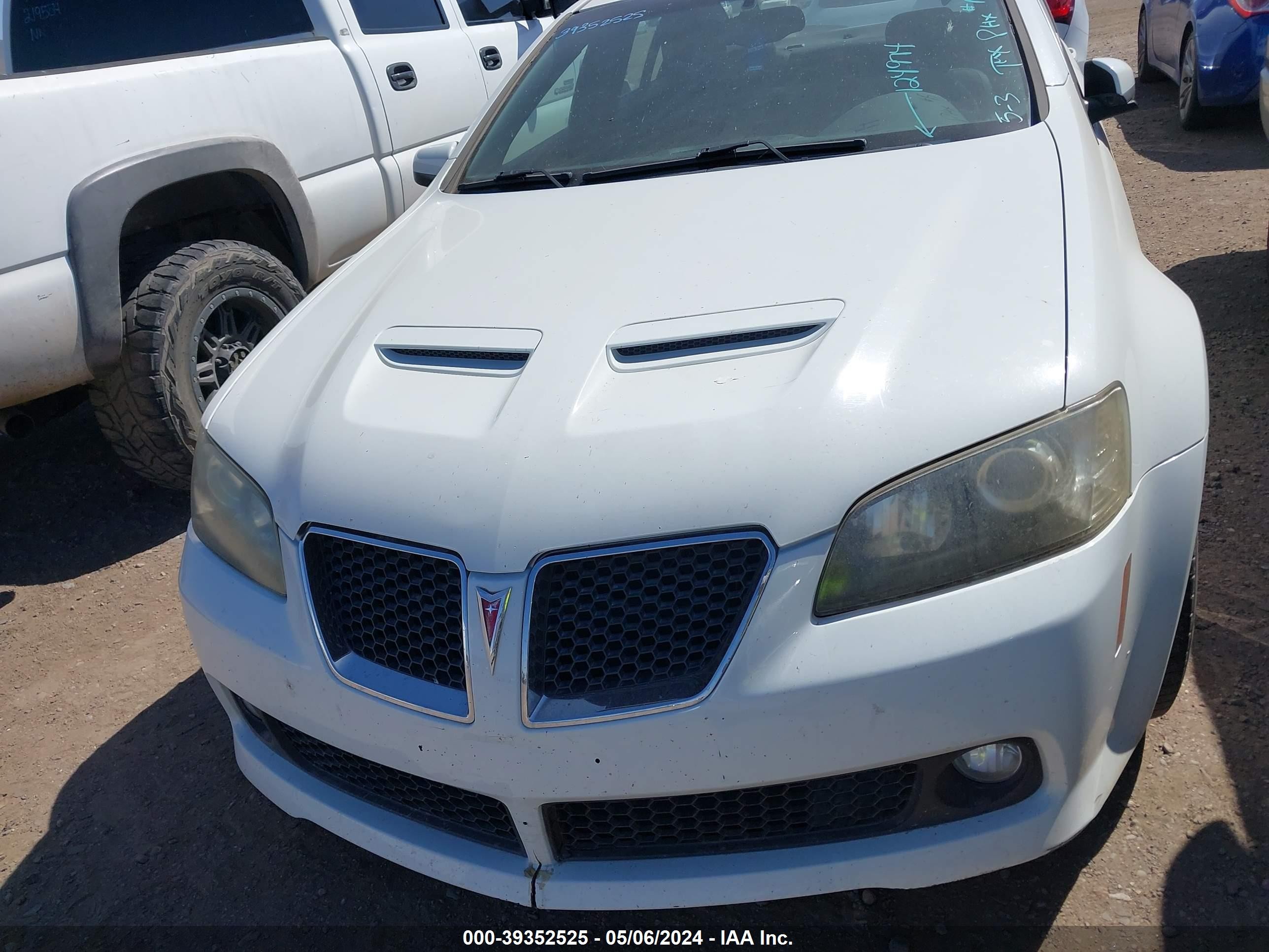 Photo 5 VIN: 6G2ER57778L124974 - PONTIAC G8 