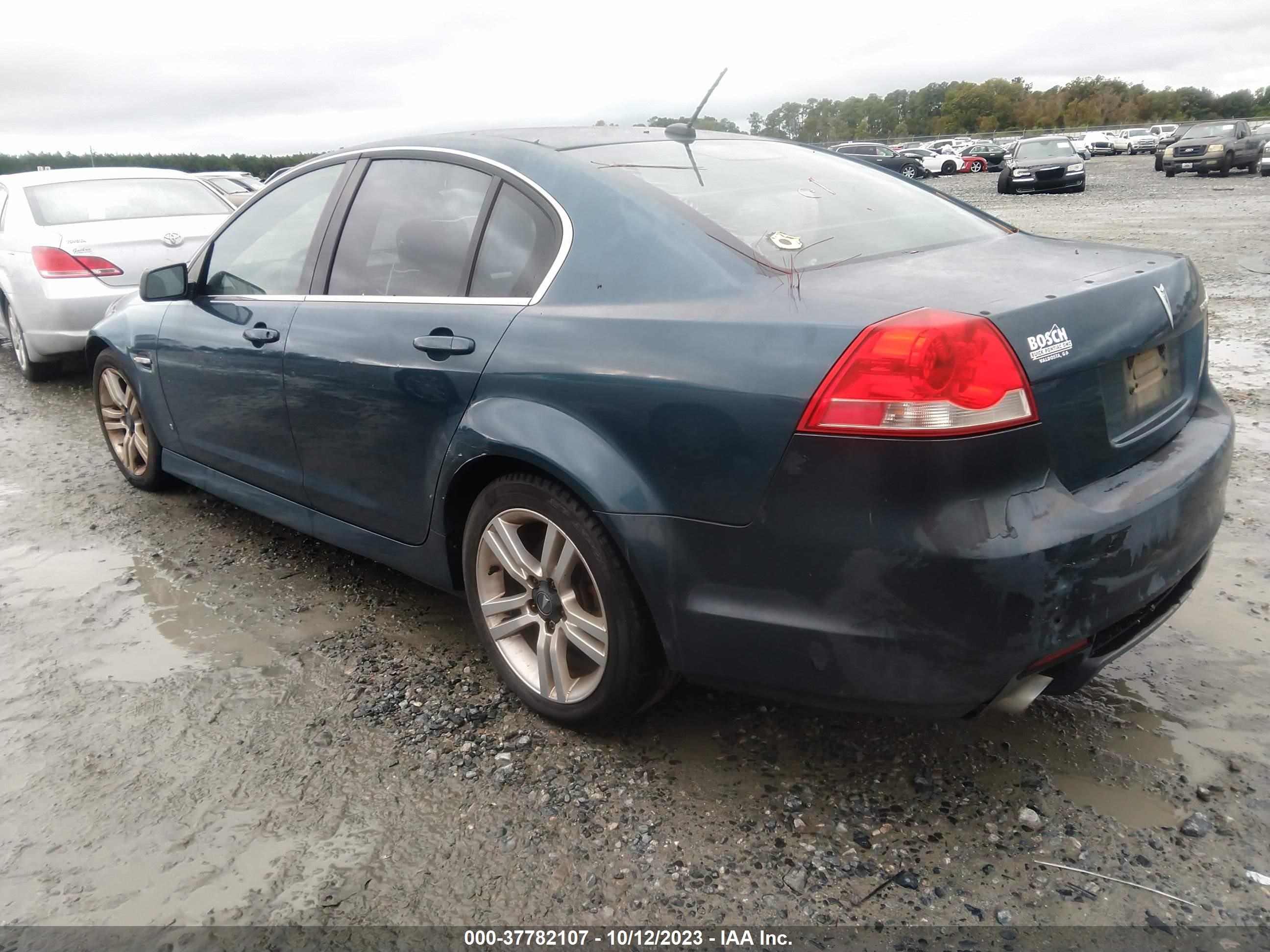 Photo 2 VIN: 6G2ER57779L152999 - PONTIAC G8 