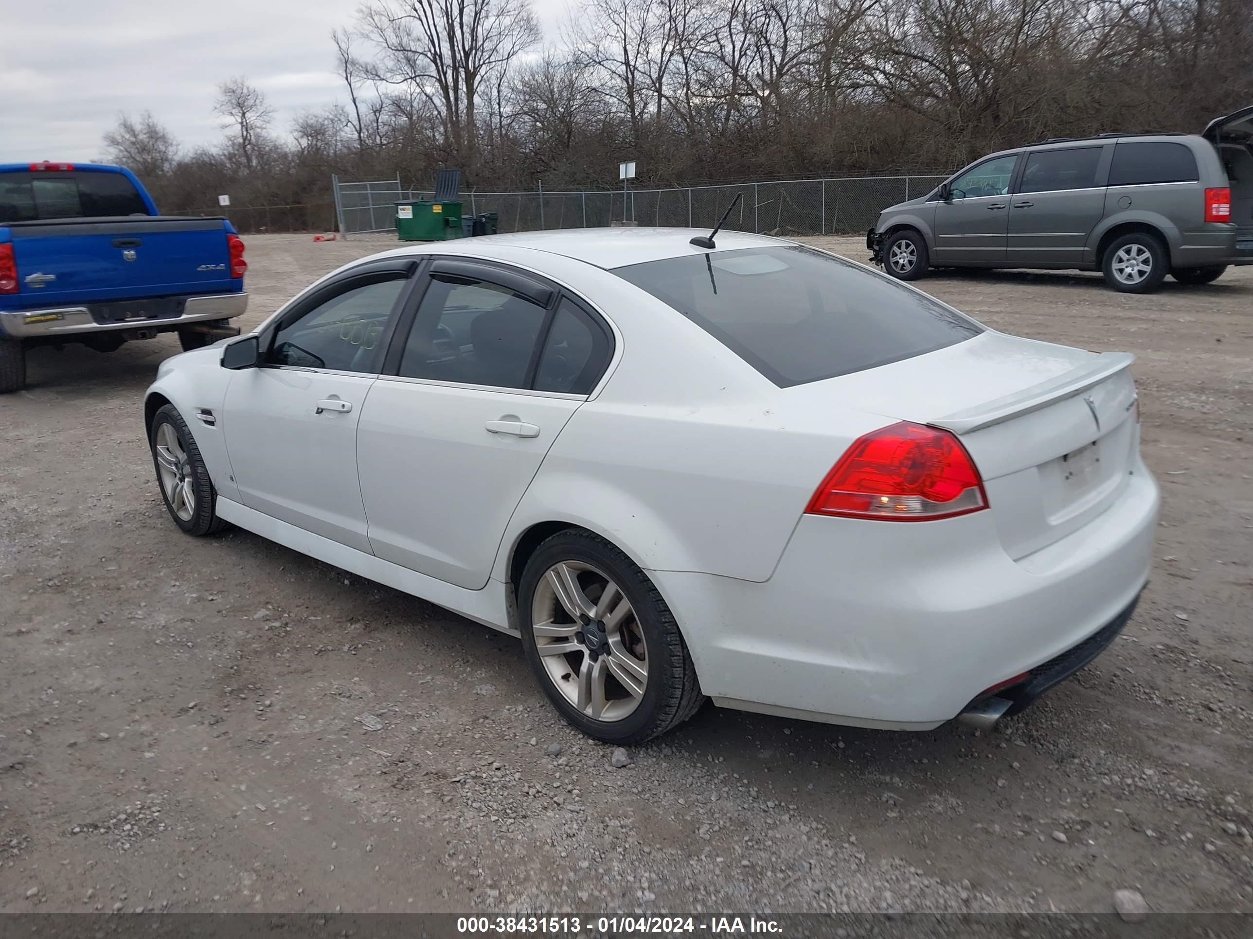 Photo 2 VIN: 6G2ER57779L171455 - PONTIAC G8 