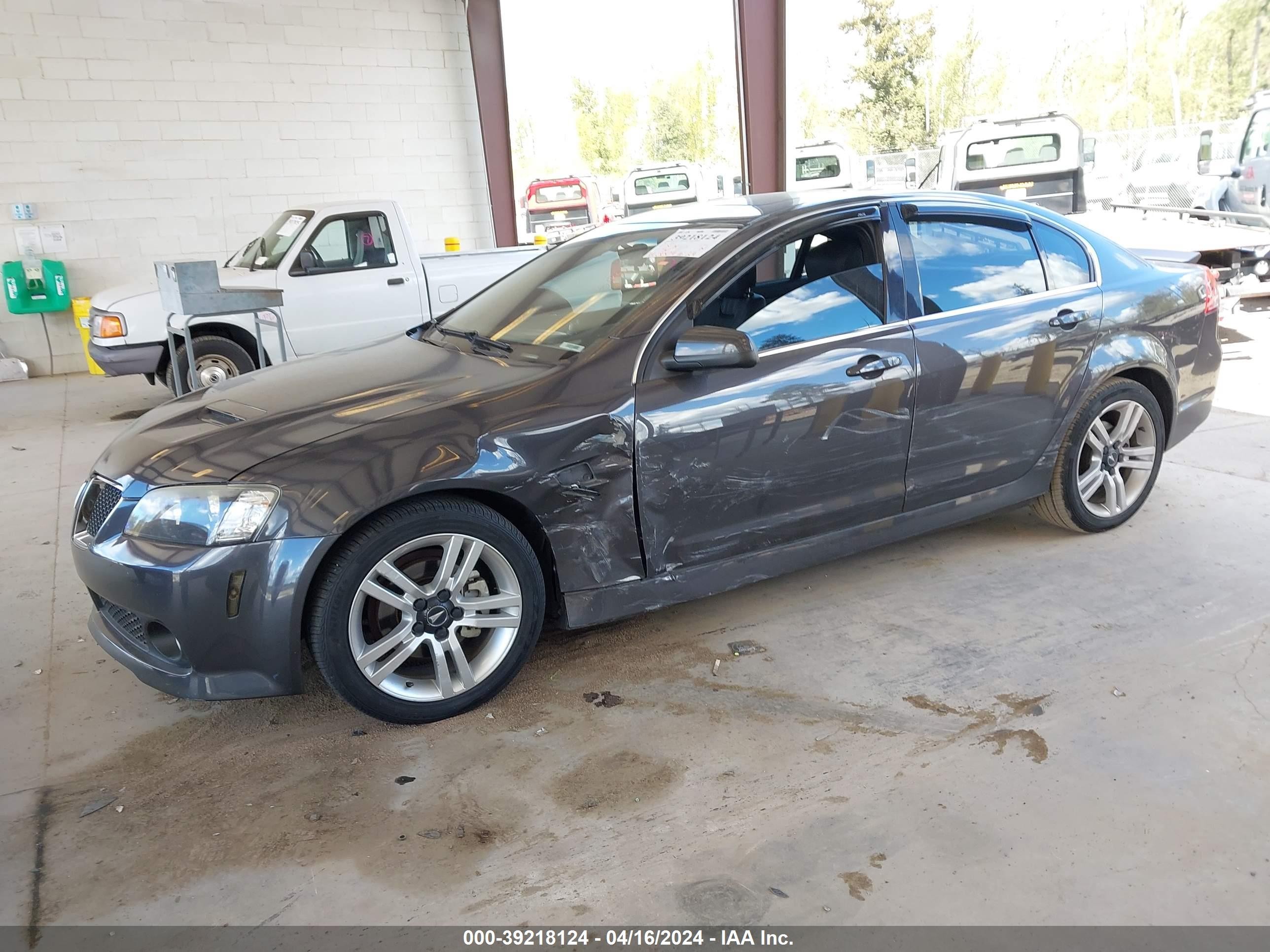 Photo 1 VIN: 6G2ER57799L239349 - PONTIAC G8 