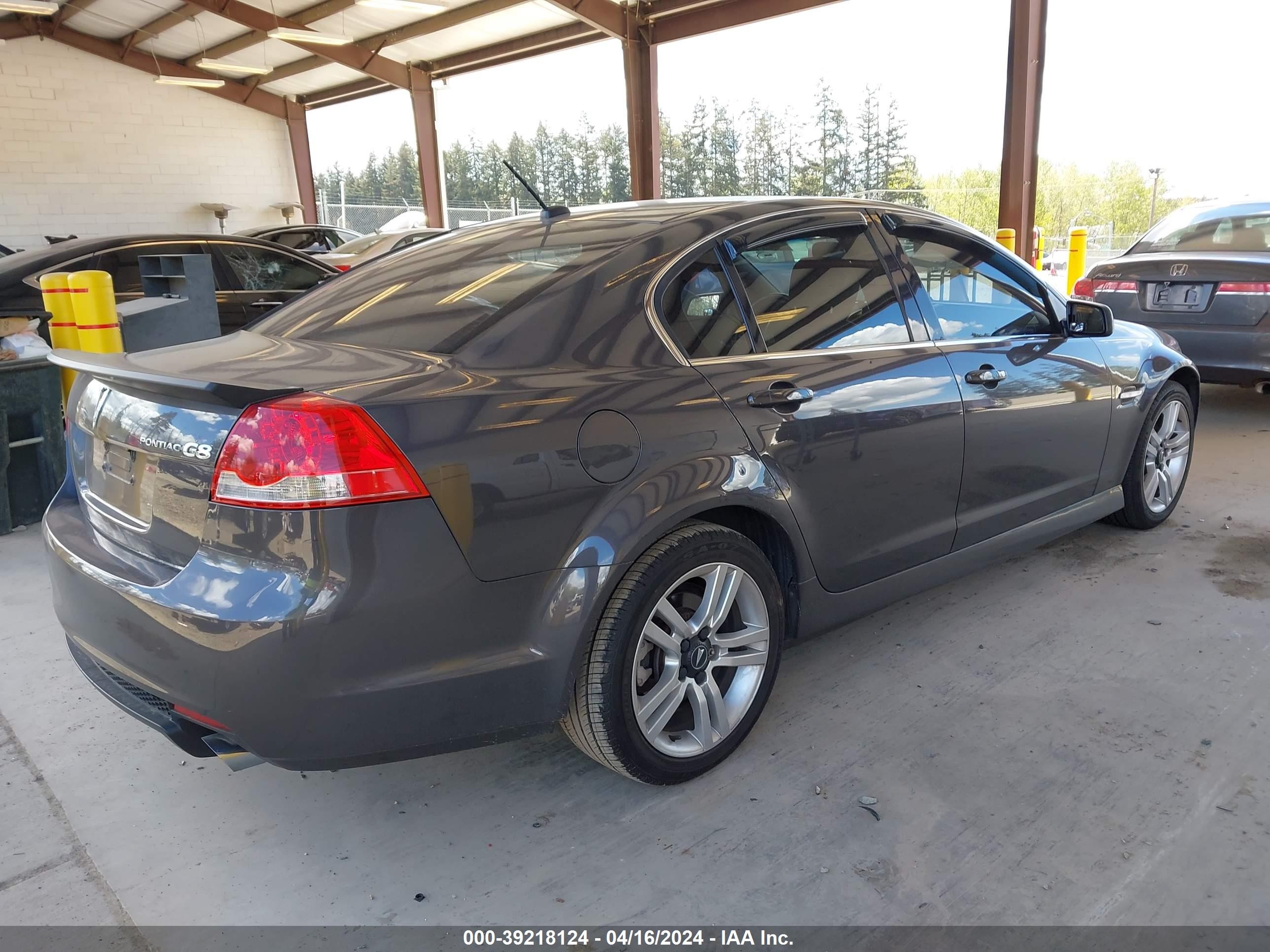 Photo 3 VIN: 6G2ER57799L239349 - PONTIAC G8 