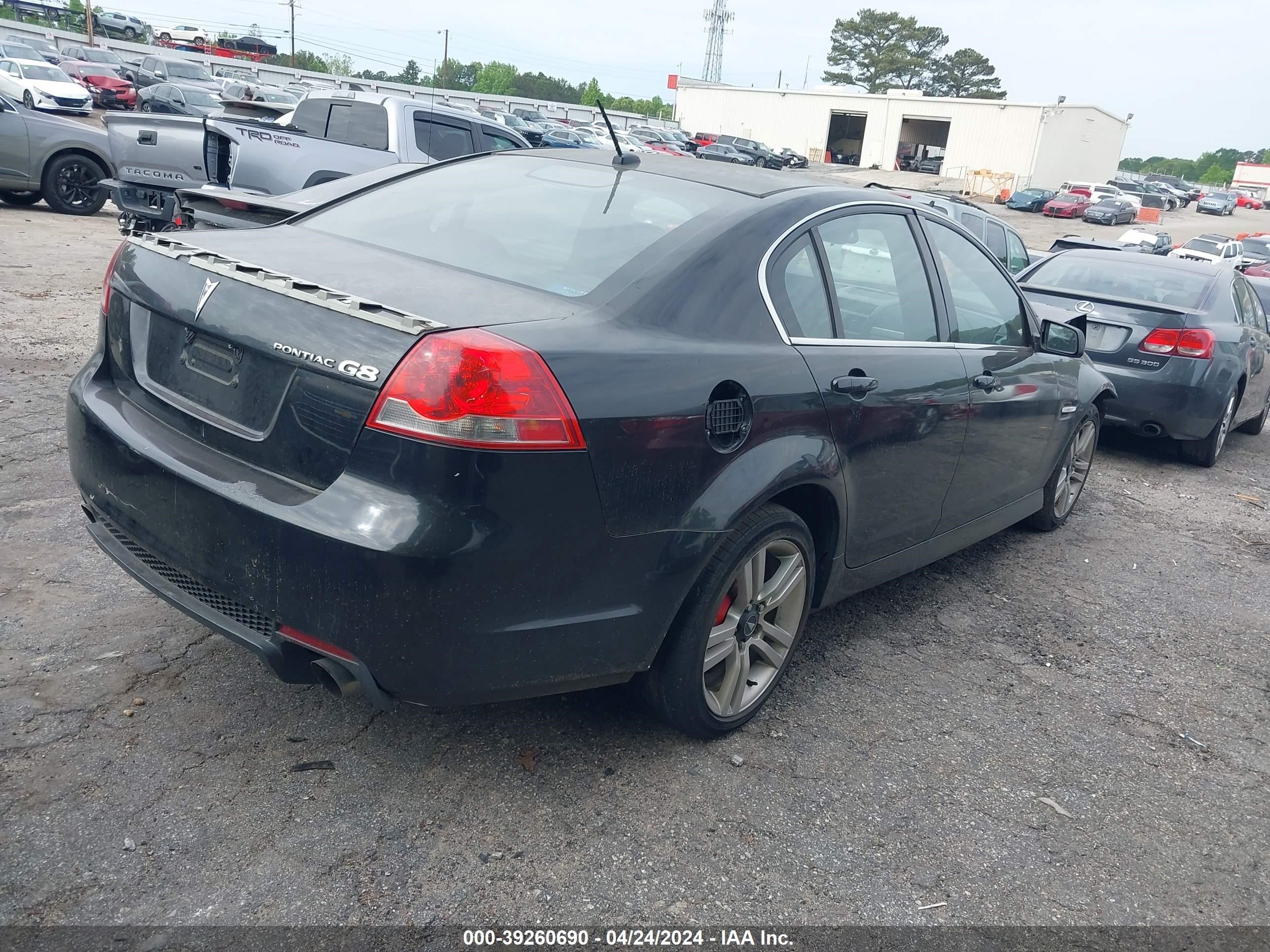 Photo 3 VIN: 6G2ER577X8L133975 - PONTIAC G8 