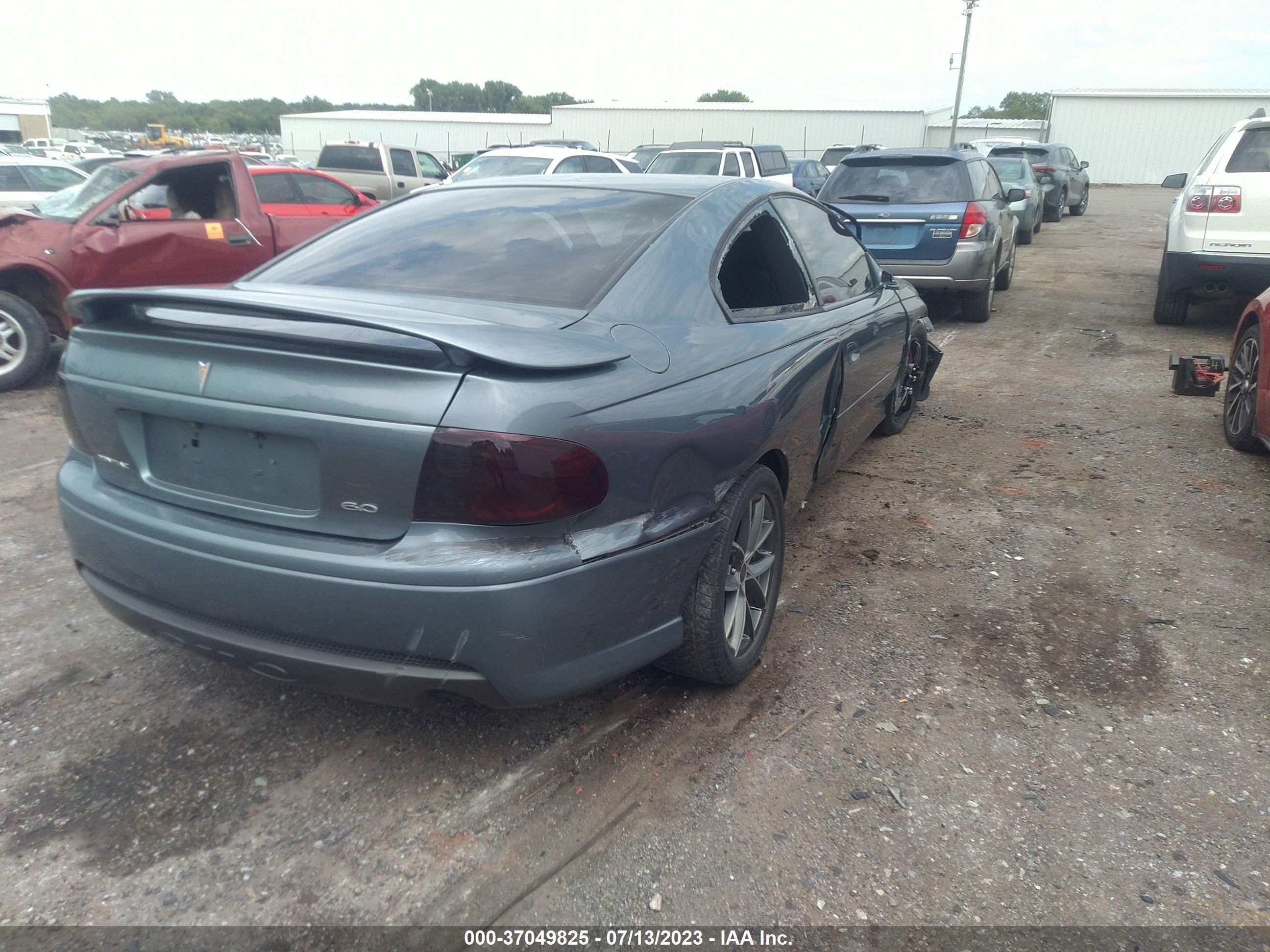 Photo 3 VIN: 6G2VX12U06L825266 - PONTIAC GTO 