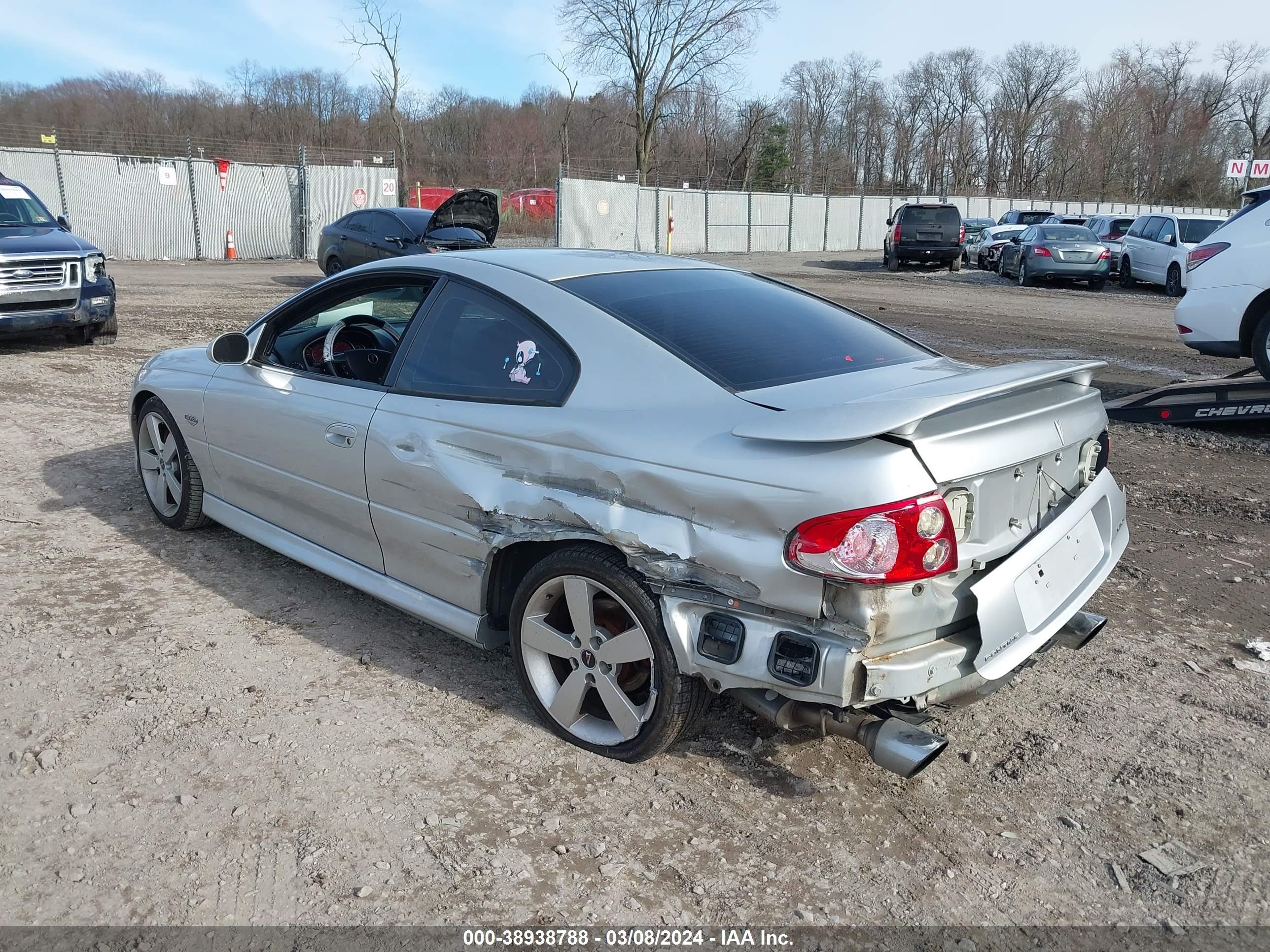 Photo 2 VIN: 6G2VX12U25L446400 - PONTIAC GTO 