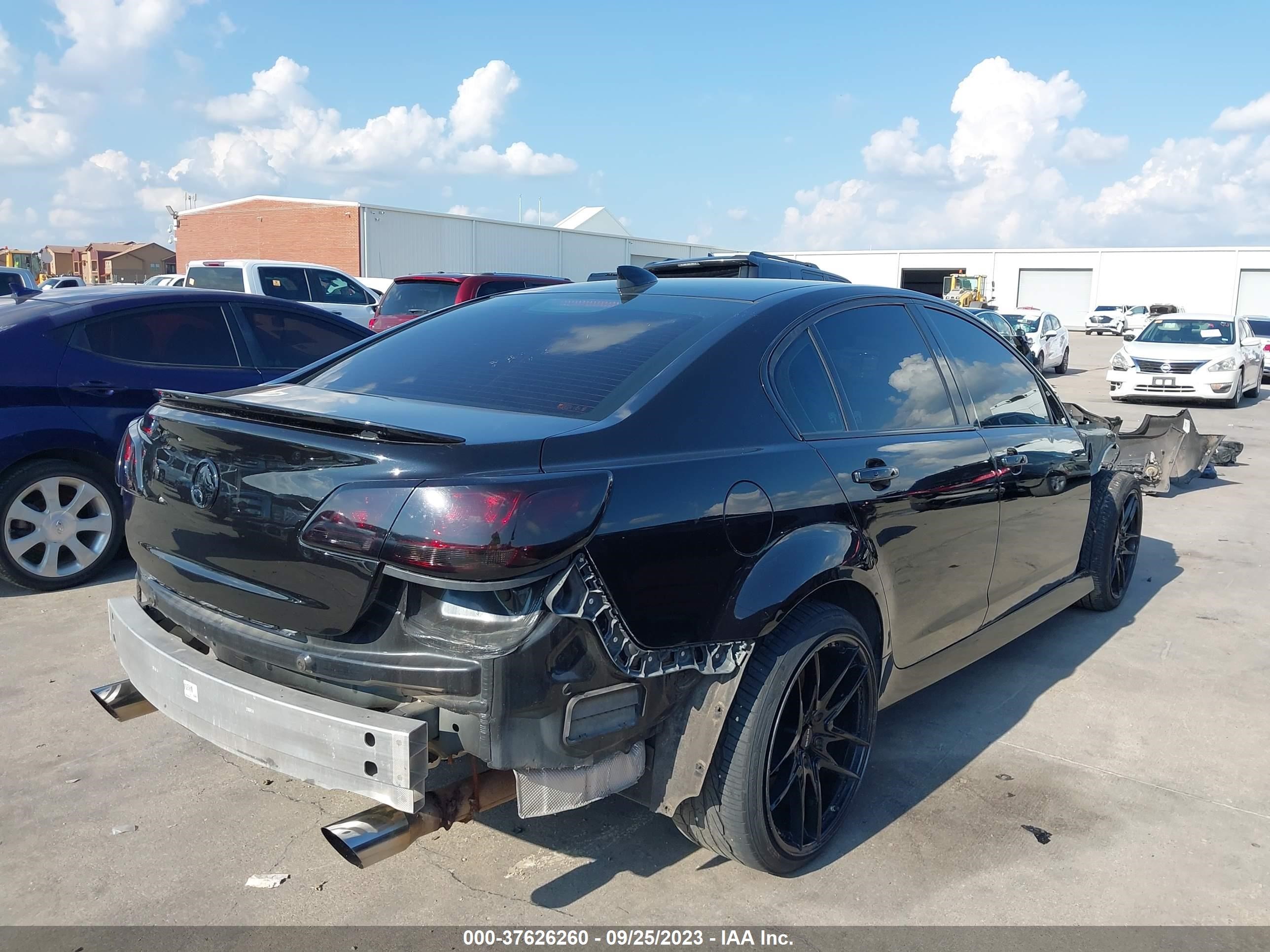 Photo 3 VIN: 6G3F15RW4FL108403 - CHEVROLET SS 