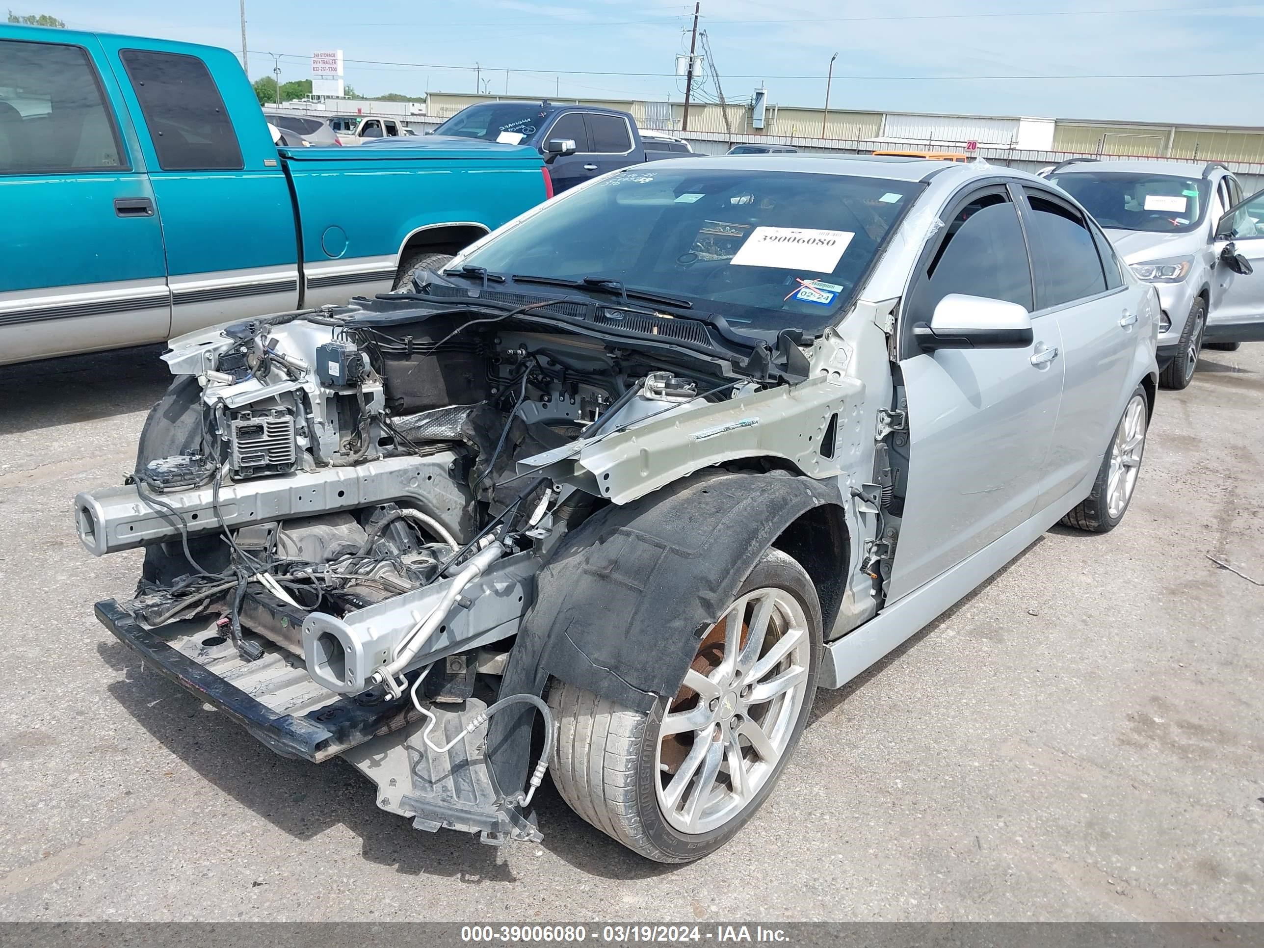 Photo 5 VIN: 6G3F15RW8EL937019 - CHEVROLET SS 