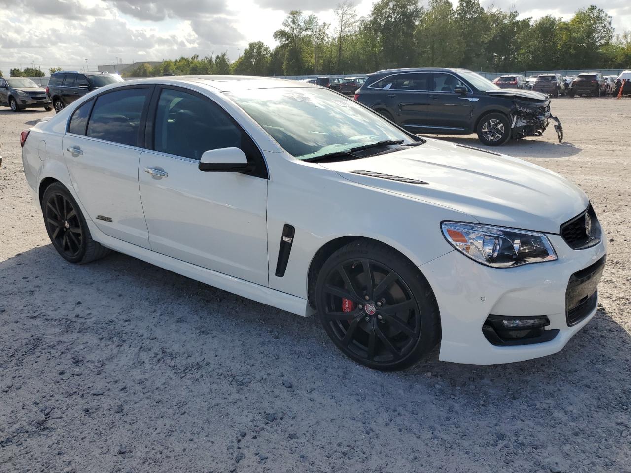 Photo 3 VIN: 6G3F25RW4GL229527 - CHEVROLET SS 