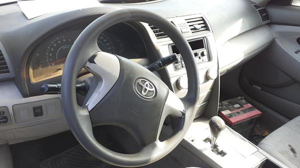 Photo 11 VIN: 6T1BE42K69X551876 - TOYOTA CAMRY 