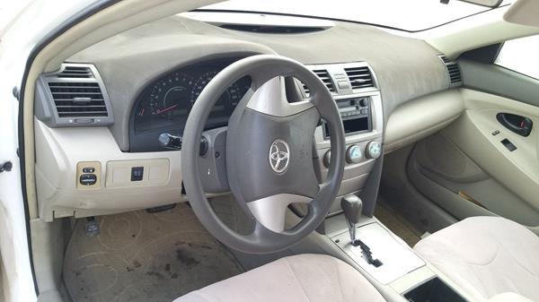 Photo 9 VIN: 6T1BE42K98X493213 - TOYOTA CAMRY 