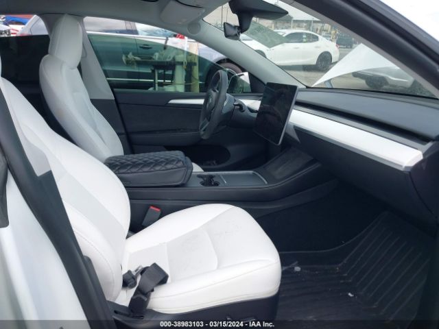 Photo 4 VIN: 75AYGDEF0NF530774 - TESLA MODEL Y 