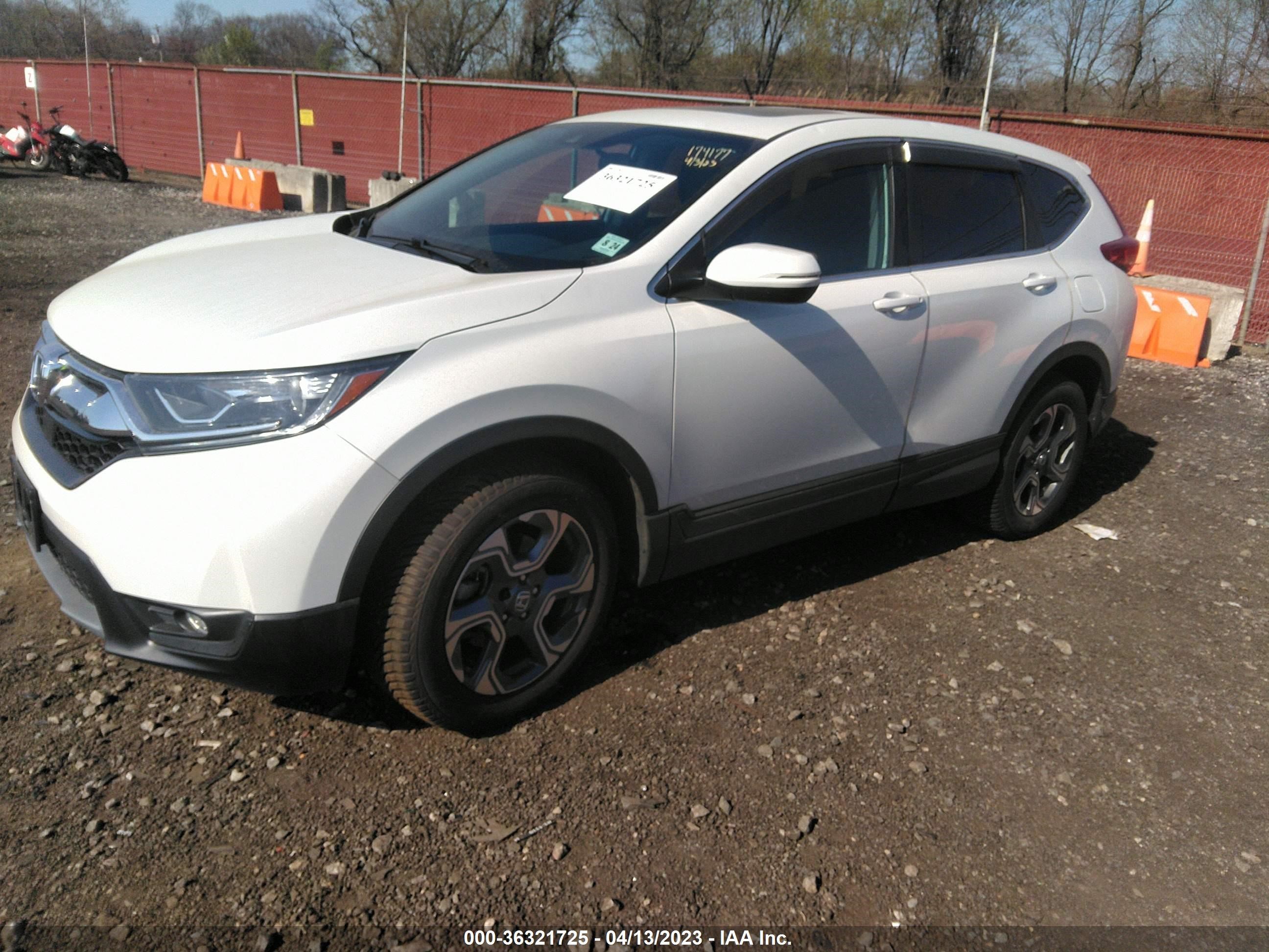 Photo 1 VIN: 7FARW2H52KE038050 - HONDA CR-V 