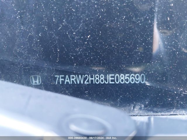 Photo 8 VIN: 7FARW2H88JE085690 - HONDA CR-V 