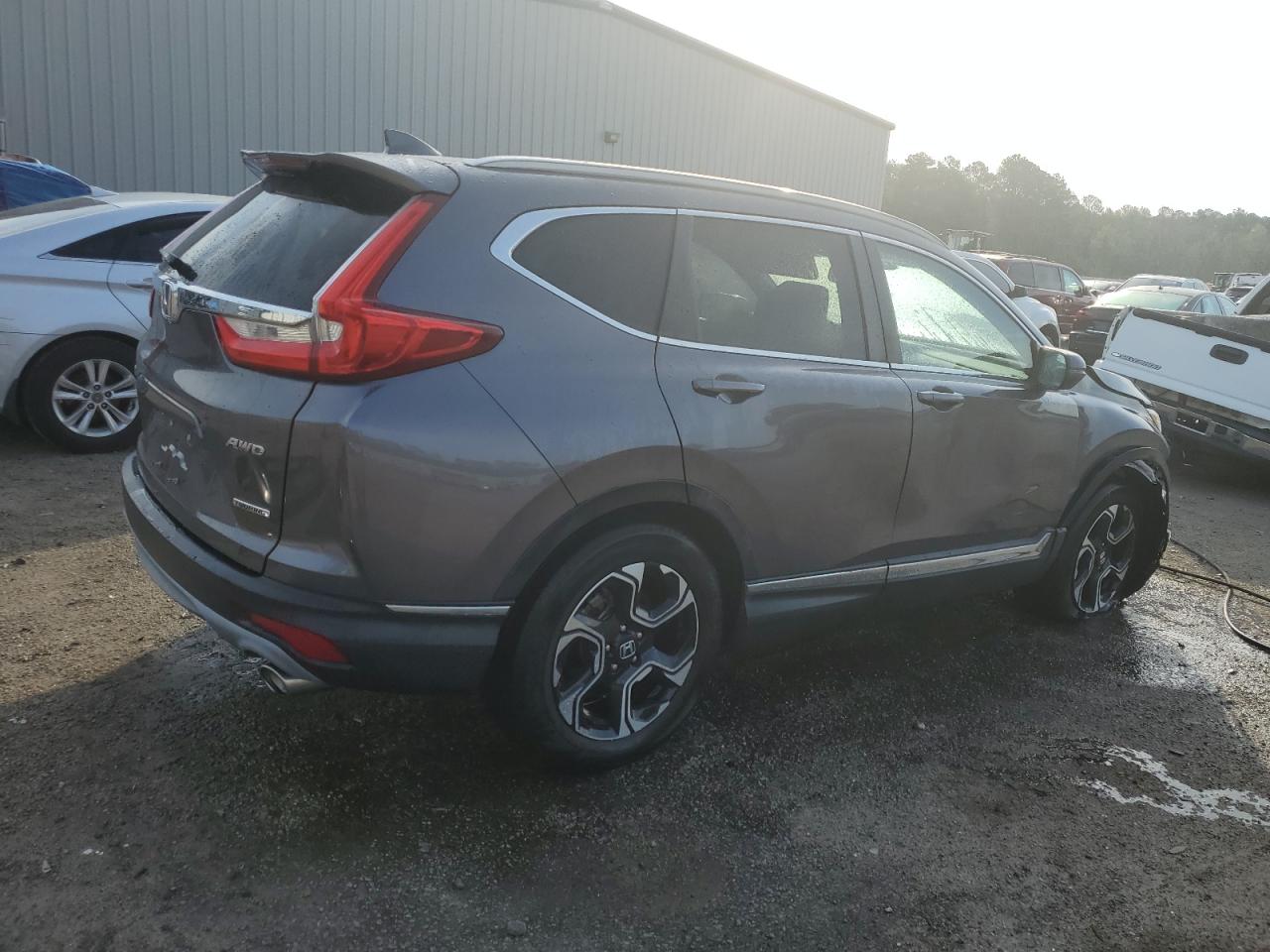 Photo 2 VIN: 7FARW2H91JE010810 - HONDA CR-V 