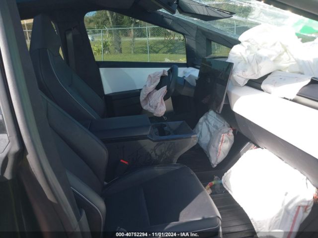 Photo 4 VIN: 7G2CEHED7RA001650 - TESLA CYBERTRUCK 