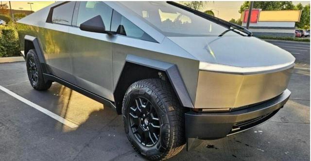 Photo 3 VIN: 7G2CEHED8RA002385 - TESLA CYBERTRUCK 